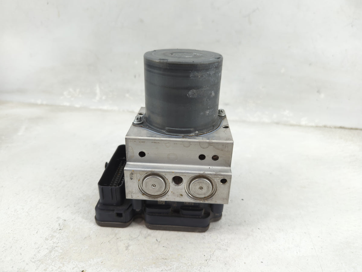 2018 Audi A5 Anti-Lock Brake ABS Pump Module Actuator OEM P/N:8W0 907 379 M Fits OEM Used Auto Parts - Oemusedautoparts1.com