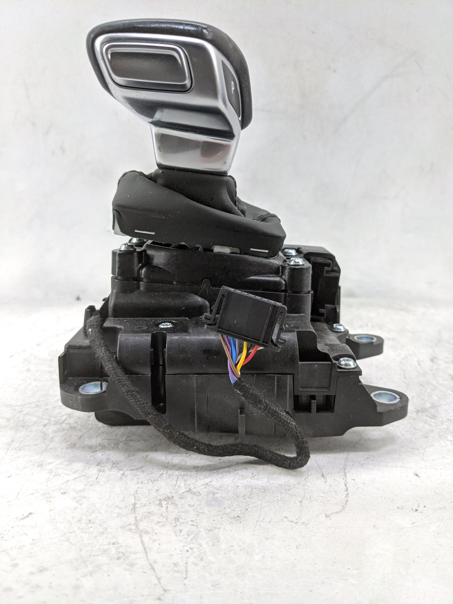 2018 Audi A5 Floor Console Assembly Shifter 1478420 - Oemusedautoparts1.com