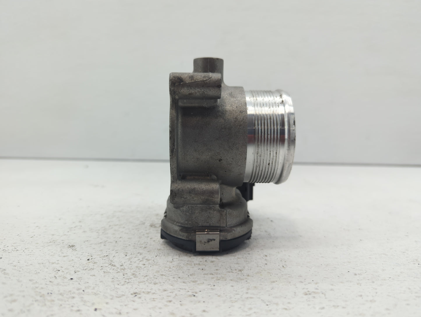 2018 Audi A5 Throttle Body P/N:06K 133 062 AK 06K 133 062 M, 06K 133 062 J Fits Fits 2017 2019 2020 2021 2022 OEM Used Auto 
