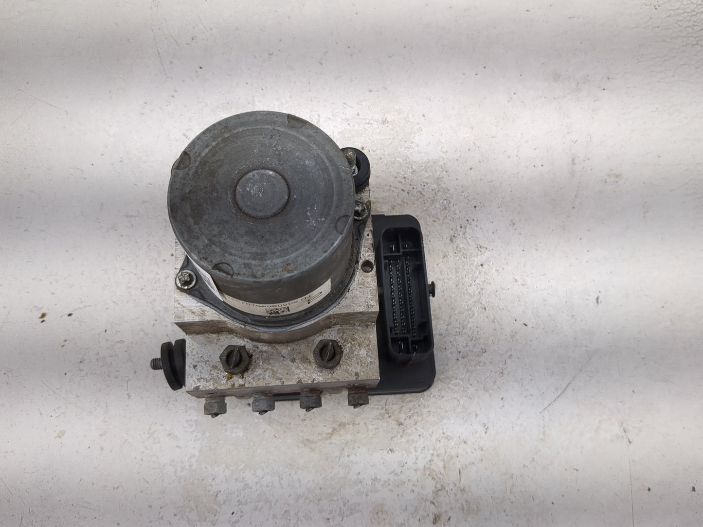 2018 Audi A6 ABS Pump Control Module Replacement P/N:TD63508640101946 Fits OEM Used Auto Parts - Oemusedautoparts1.com