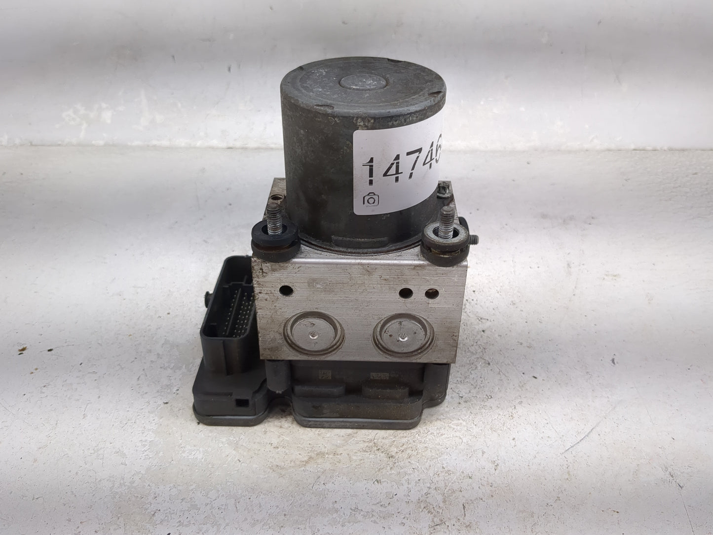 2018 Audi A6 ABS Pump Control Module Replacement P/N:TD63508640101946 Fits OEM Used Auto Parts - Oemusedautoparts1.com