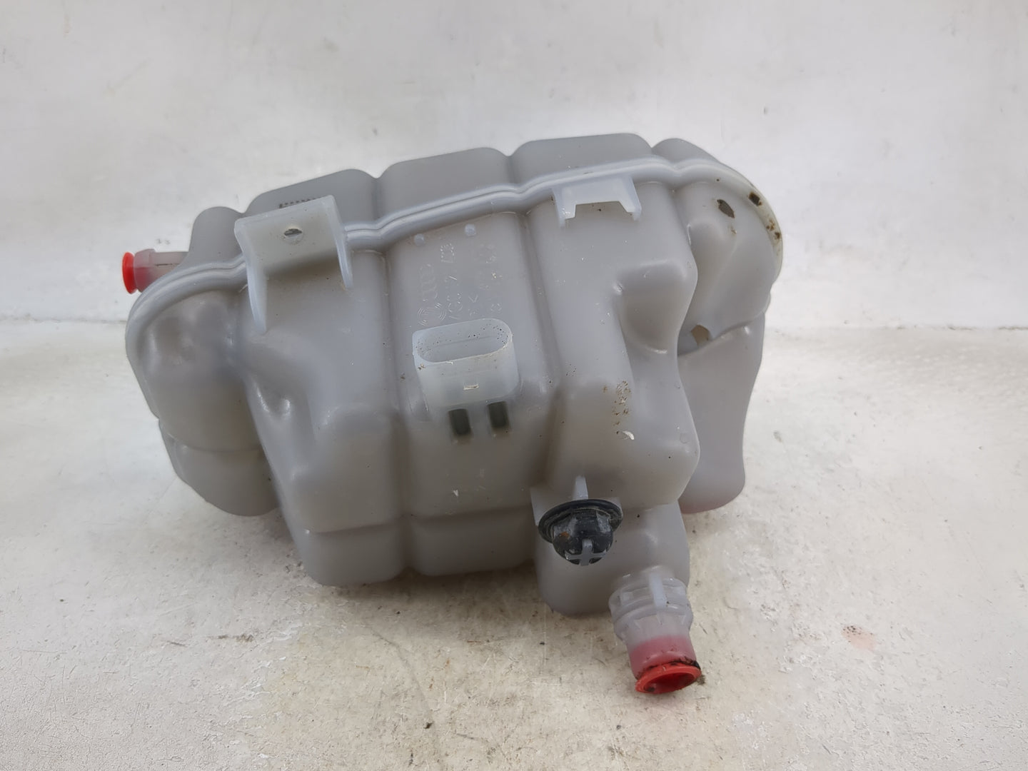 2016-2018 Audi A6 Radiator Coolant Overflow Expansion Tank Bottle 1494684 - Oemusedautoparts1.com