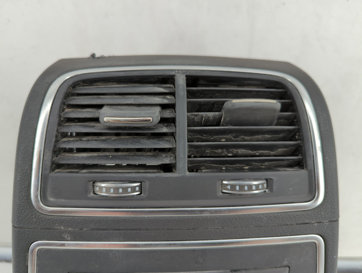 2018 Audi A6 REAR CENTER CONSOLE POWER OUTLET AIR VENT HEAT CONTROL PANEL - Oemusedautoparts1.com