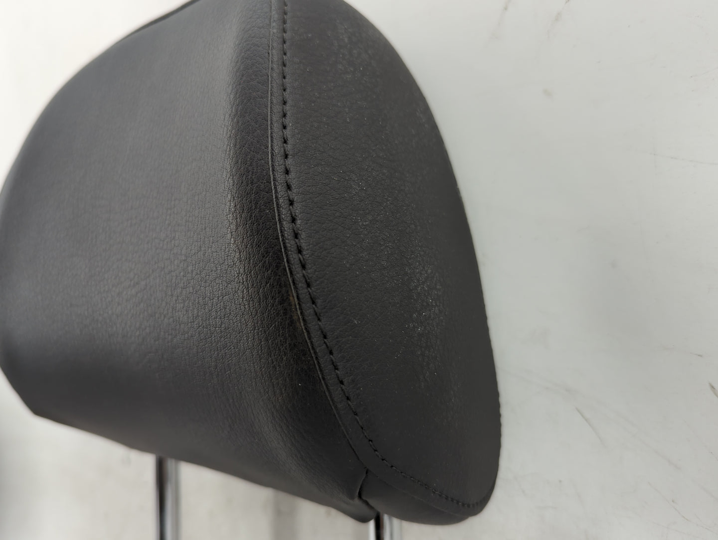 2015-2018 Audi Q3 Headrest Head Rest Front Driver Seat Black - Oemusedautoparts1.com