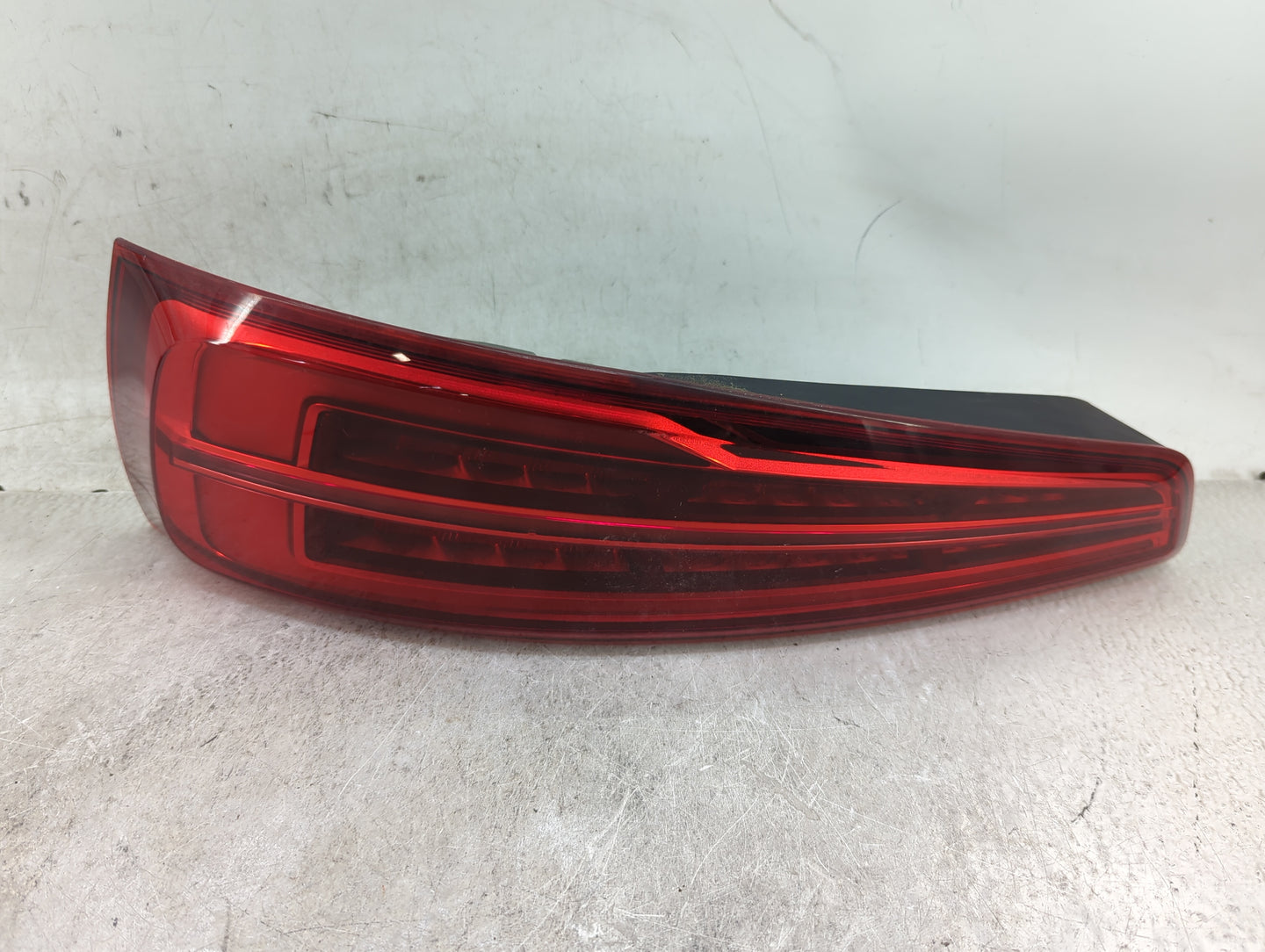 2016-2018 Audi Q3 Tail Light Assembly Passenger Right OEM P/N:8U0 945 094AB Fits Fits 2016 2017 2018 OEM Used Auto Parts - O