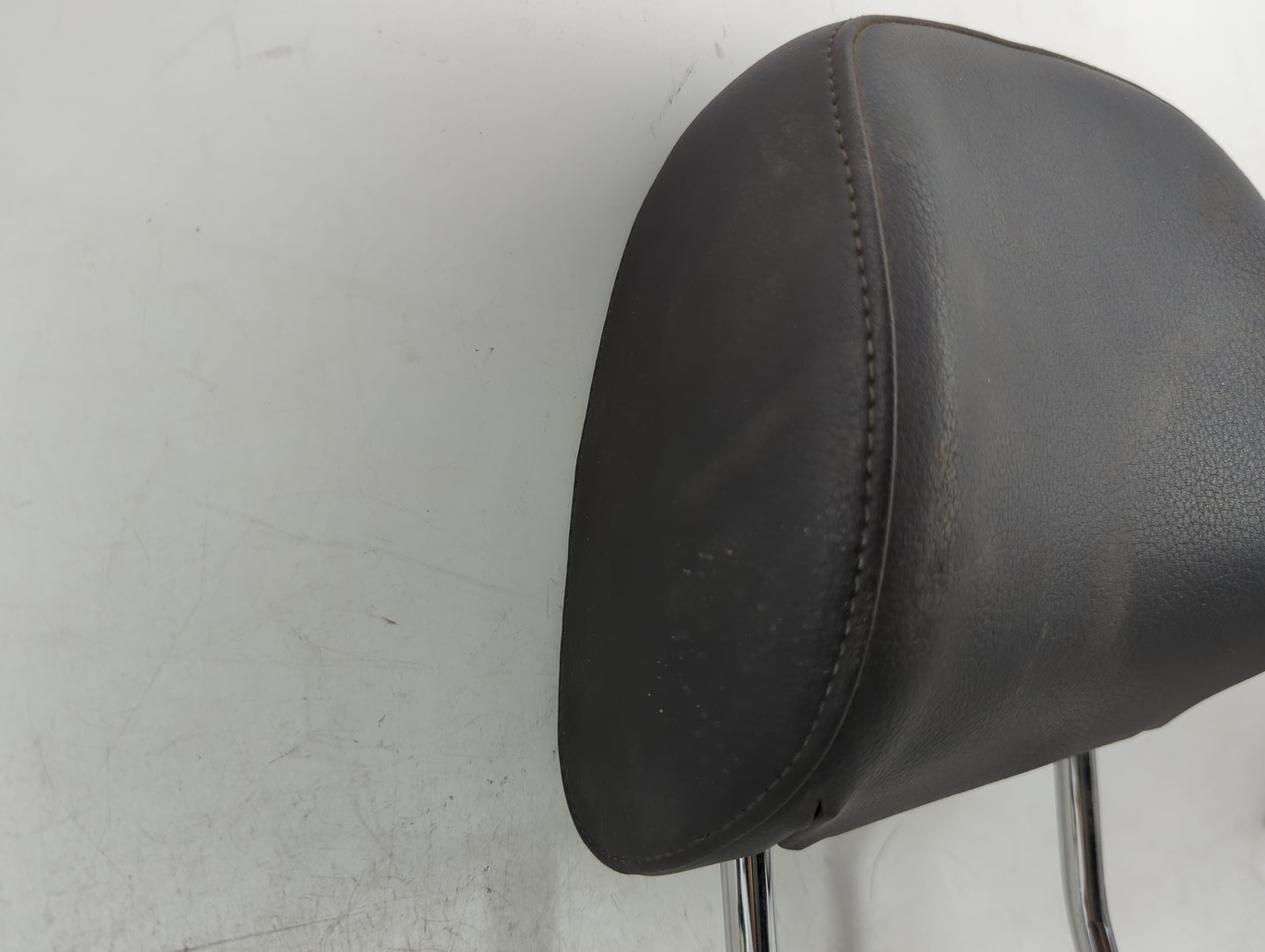 2015-2018 Audi Q3 Headrest Head Rest Front Driver Passenger Seat Fits Fits 2015 2016 2017 2018 OEM Used Auto Parts - Oemused