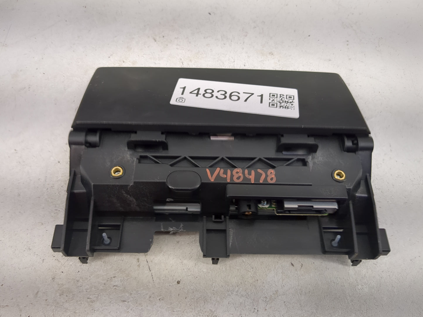 2015-2018 Audi Q3 Information Display Screen 1483671 - Oemusedautoparts1.com
