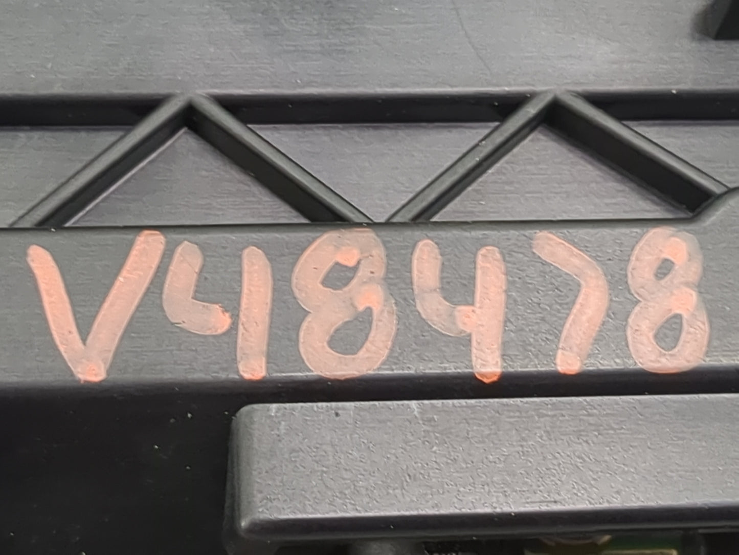 2015-2018 Audi Q3 Information Display Screen 1483671 - Oemusedautoparts1.com