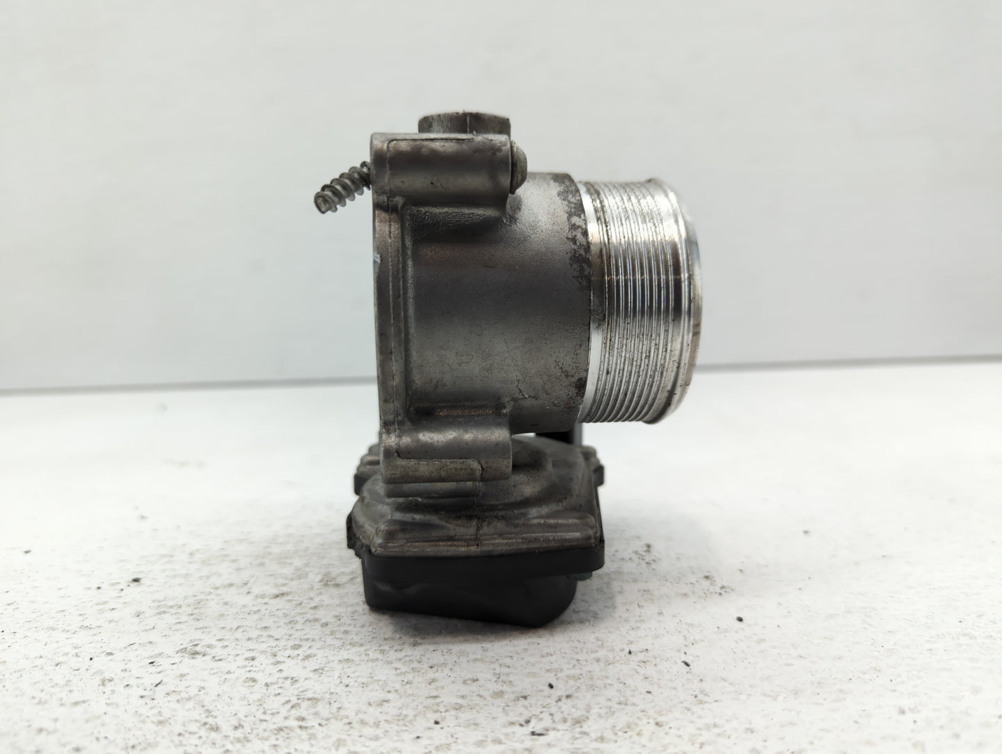 2015-2018 Audi Q3 Throttle Body P/N:06F 133 062 T 06F 133 062 Q Fits OEM Used Auto Parts - Oemusedautoparts1.com