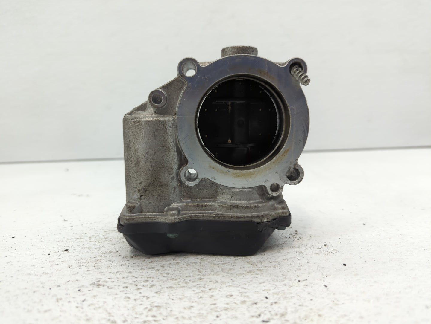 2015-2018 Audi Q3 Throttle Body P/N:06F 133 062 T 06F 133 062 Q Fits OEM Used Auto Parts - Oemusedautoparts1.com