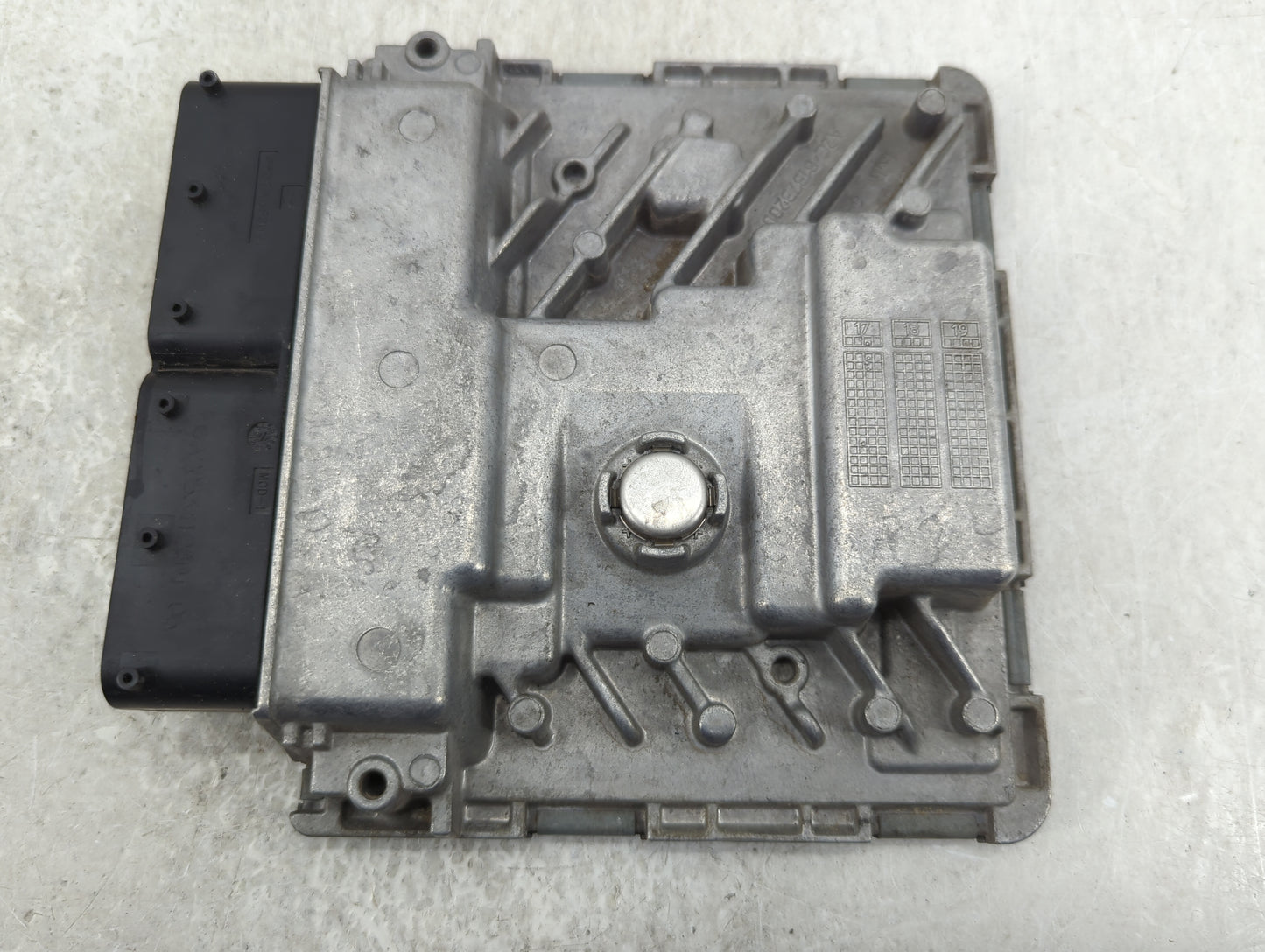 2018-2020 Audi Q5 PCM Engine Control Computer ECU ECM PCU OEM P/N:8W0-906-259-J Fits Fits 2018 2019 2020 OEM Used Auto Parts