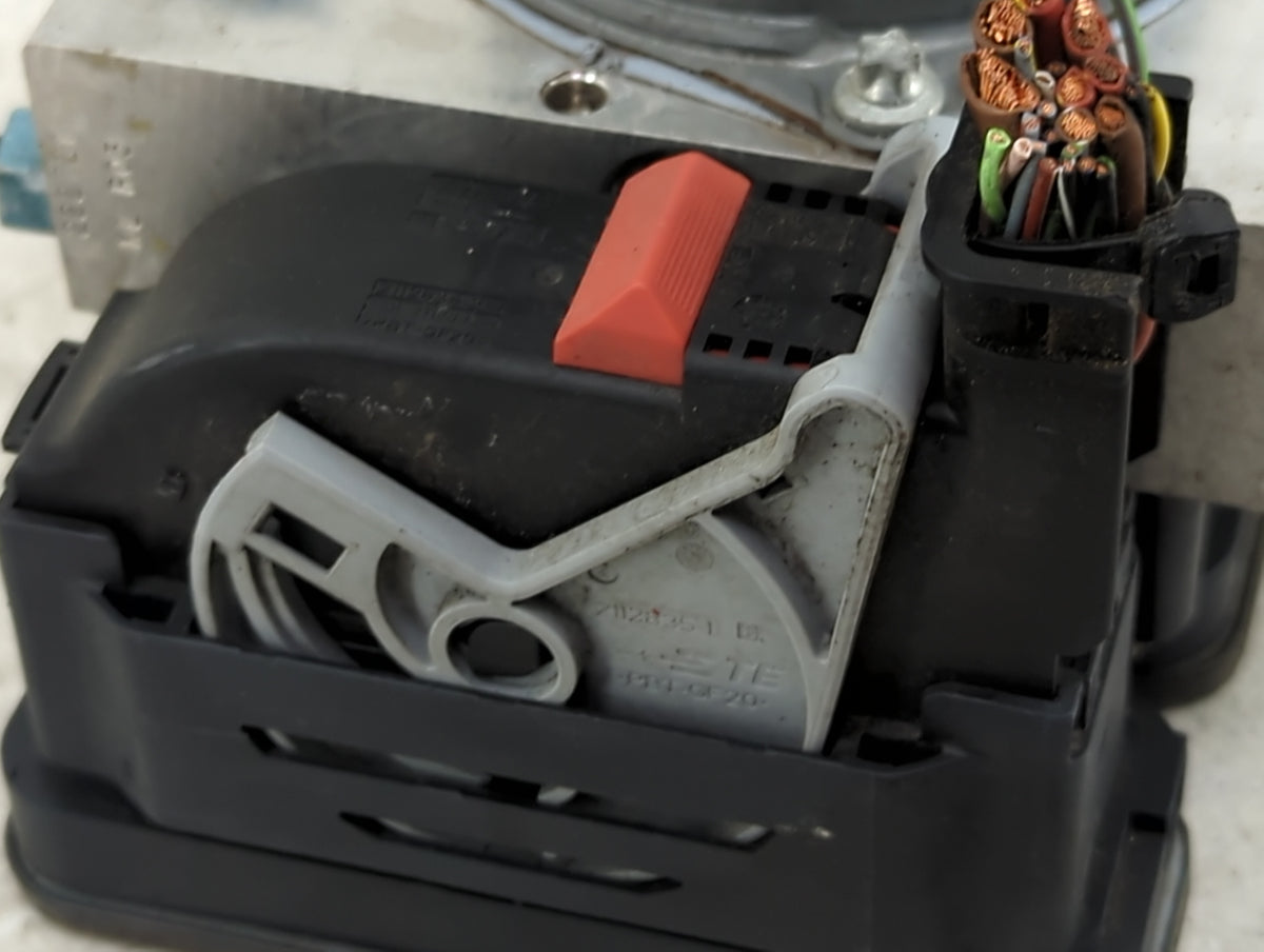 2018-2021 Audi Q5 Anti-Lock Brake ABS Pump Module Actuator OEM P/N:80A614517E 0265256481, 269793 Fits Fits 2018 2019 2020 20