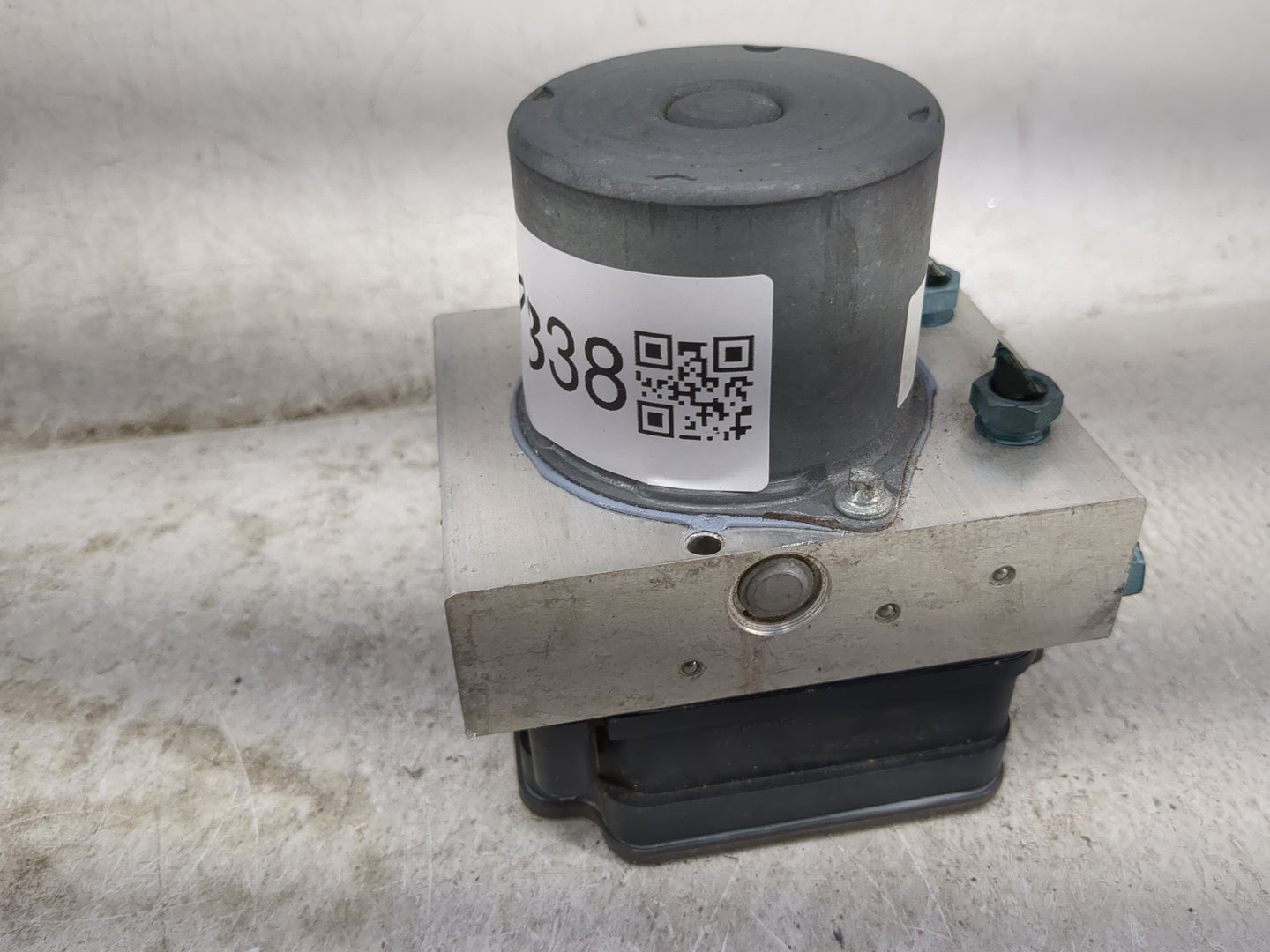 2018-2021 Audi Q5 ABS Pump Control Module Replacement P/N:80A614517J Fits Fits 2018 2019 2020 2021 OEM Used Auto Parts - Oem