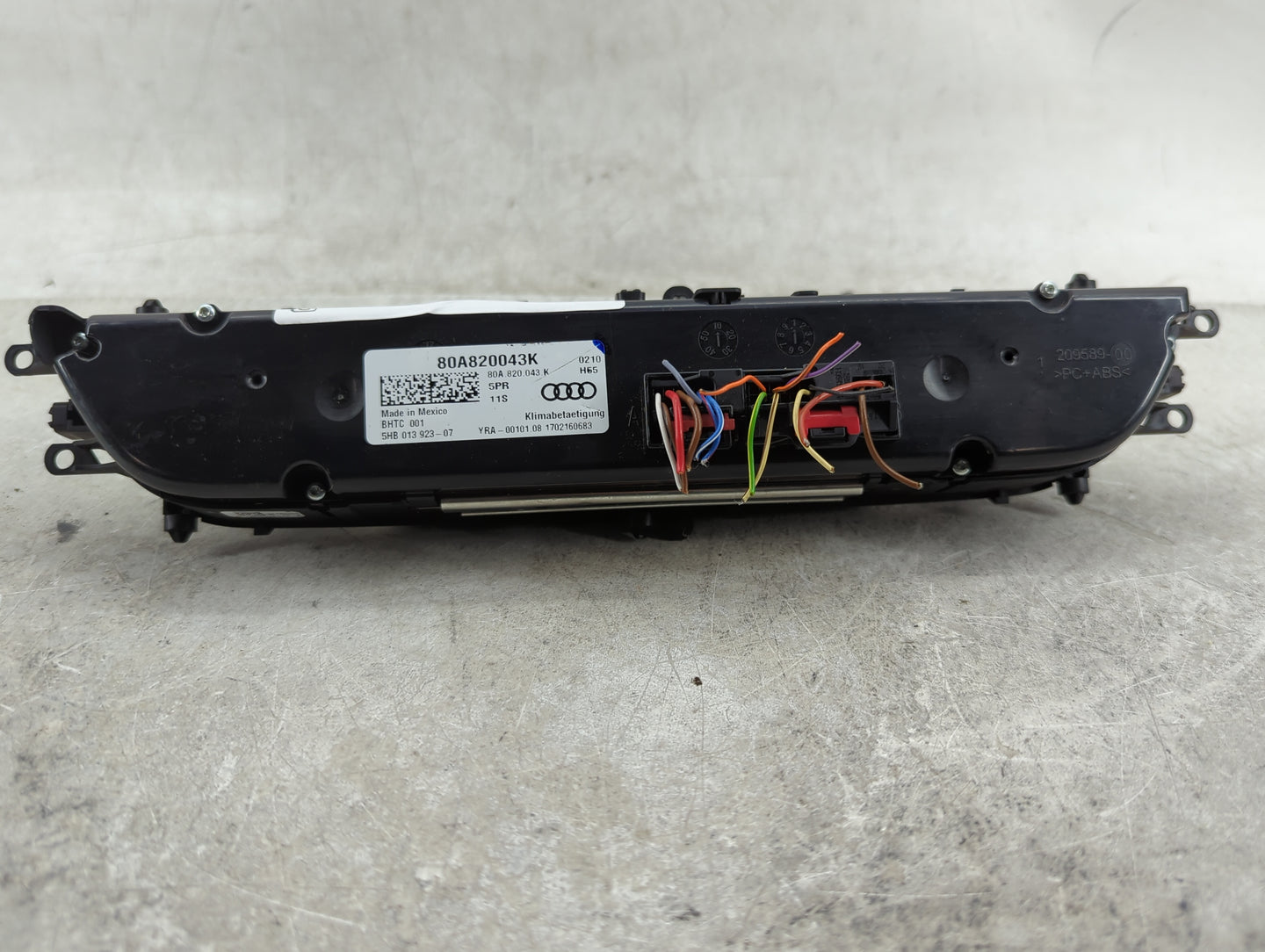 2018-2020 Audi Q5 Climate Control Module Temperature AC/Heater Replacement P/N:80A820043K Fits Fits 2017 2018 2019 2020 OEM 