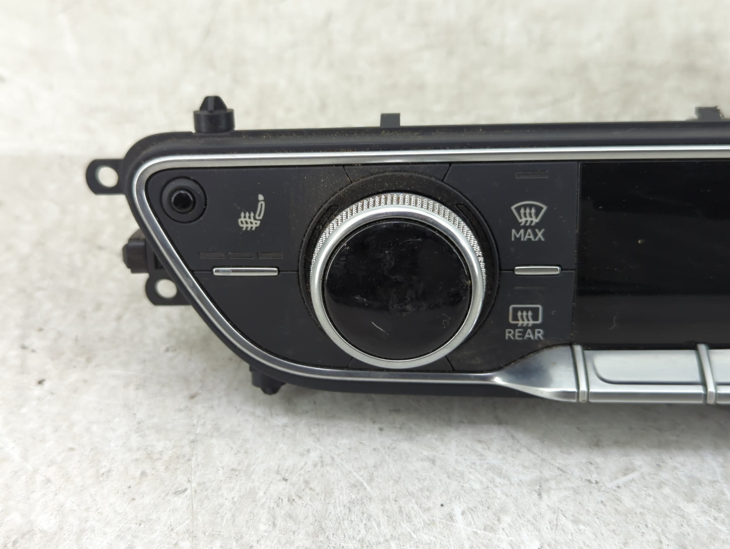 2018-2020 Audi Q5 Climate Control Module Temperature AC/Heater Replacement P/N:8W0820043G 80A820043K Fits Fits 2017 2018 201