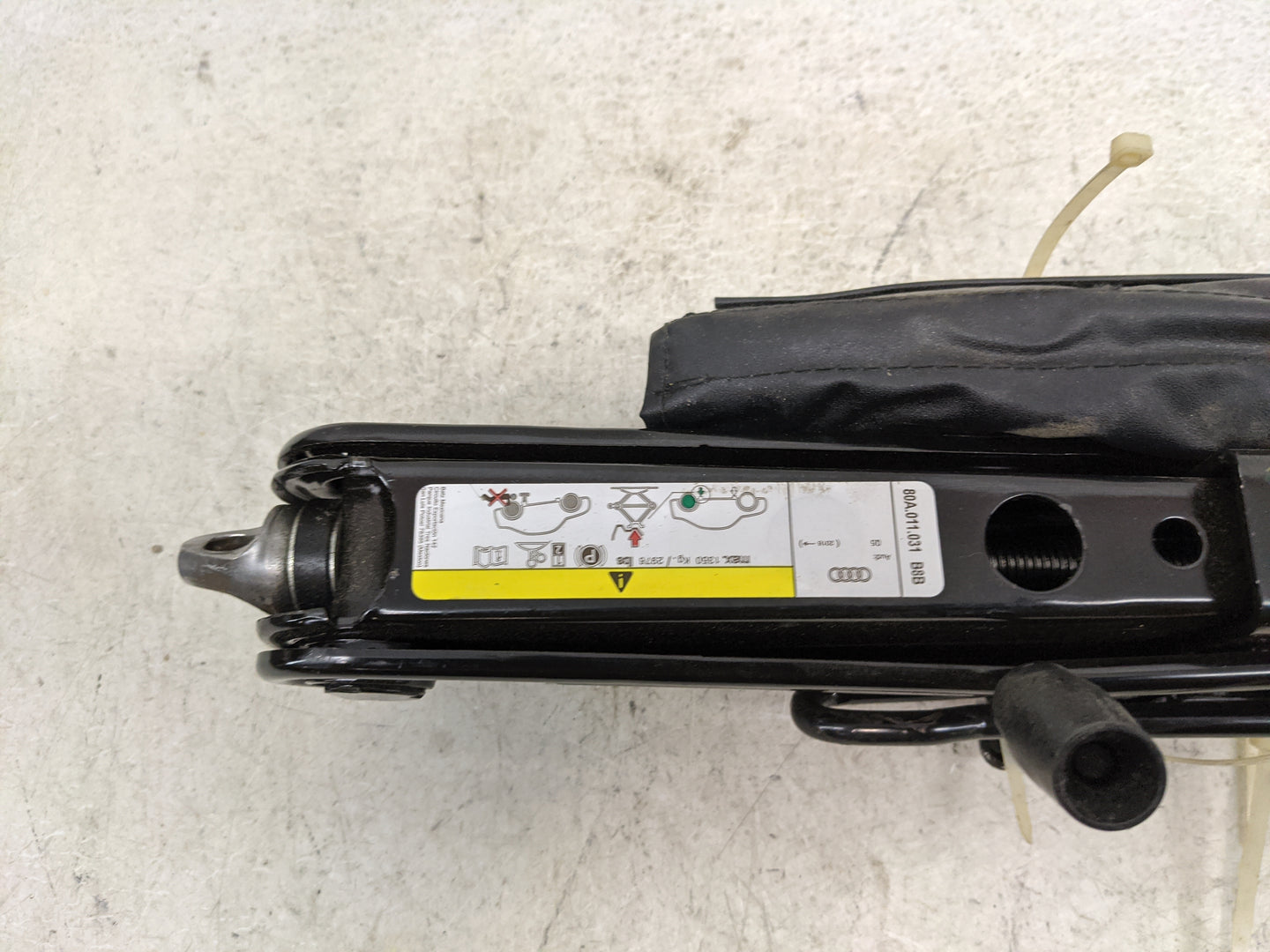 2018 Audi Q5 Spare Scissor Car Jack - Oemusedautoparts1.com