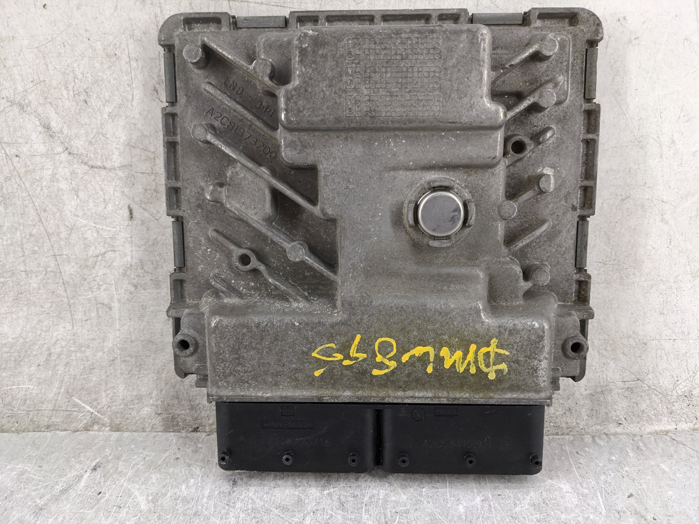2018-2020 Audi Q5 PCM Engine Control Computer ECU ECM PCU OEM P/N:06L907425C A2C91373209 Fits Fits 2018 2019 2020 OEM Used A