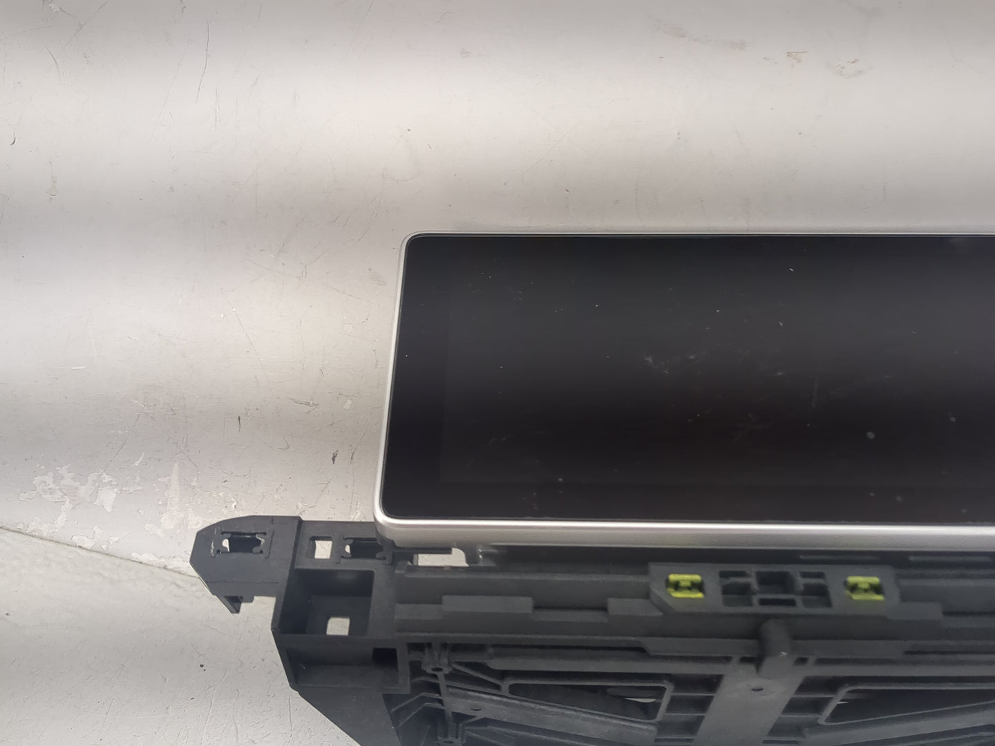 2018 Audi Q5 Information Display Screen 1471390 - Oemusedautoparts1.com