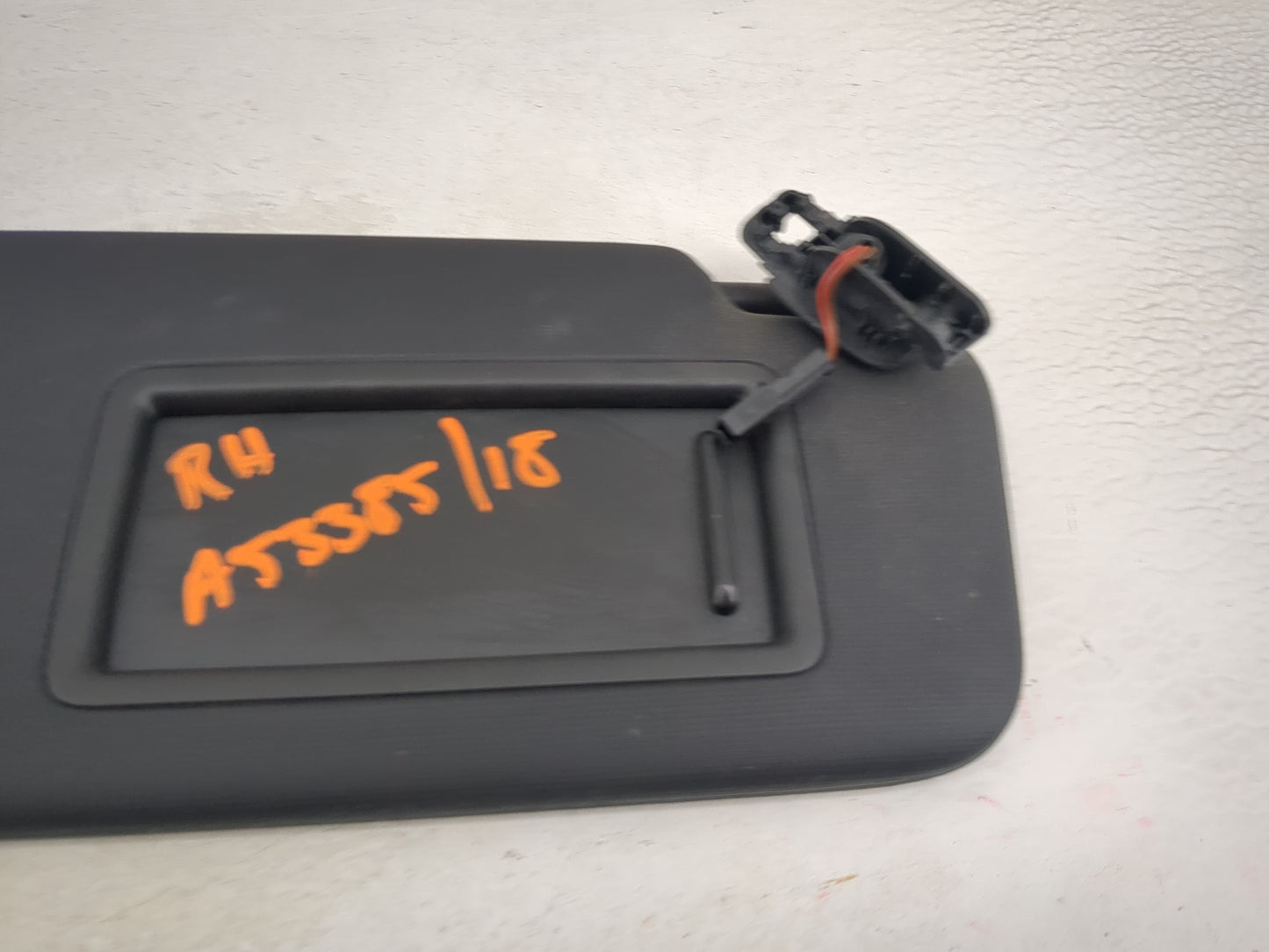 2018-2021 Audi Q5 Sun Visor Shade Replacement Passenger Right Mirror Fits Fits 2018 2019 2020 2021 OEM Used Auto Parts - Oem