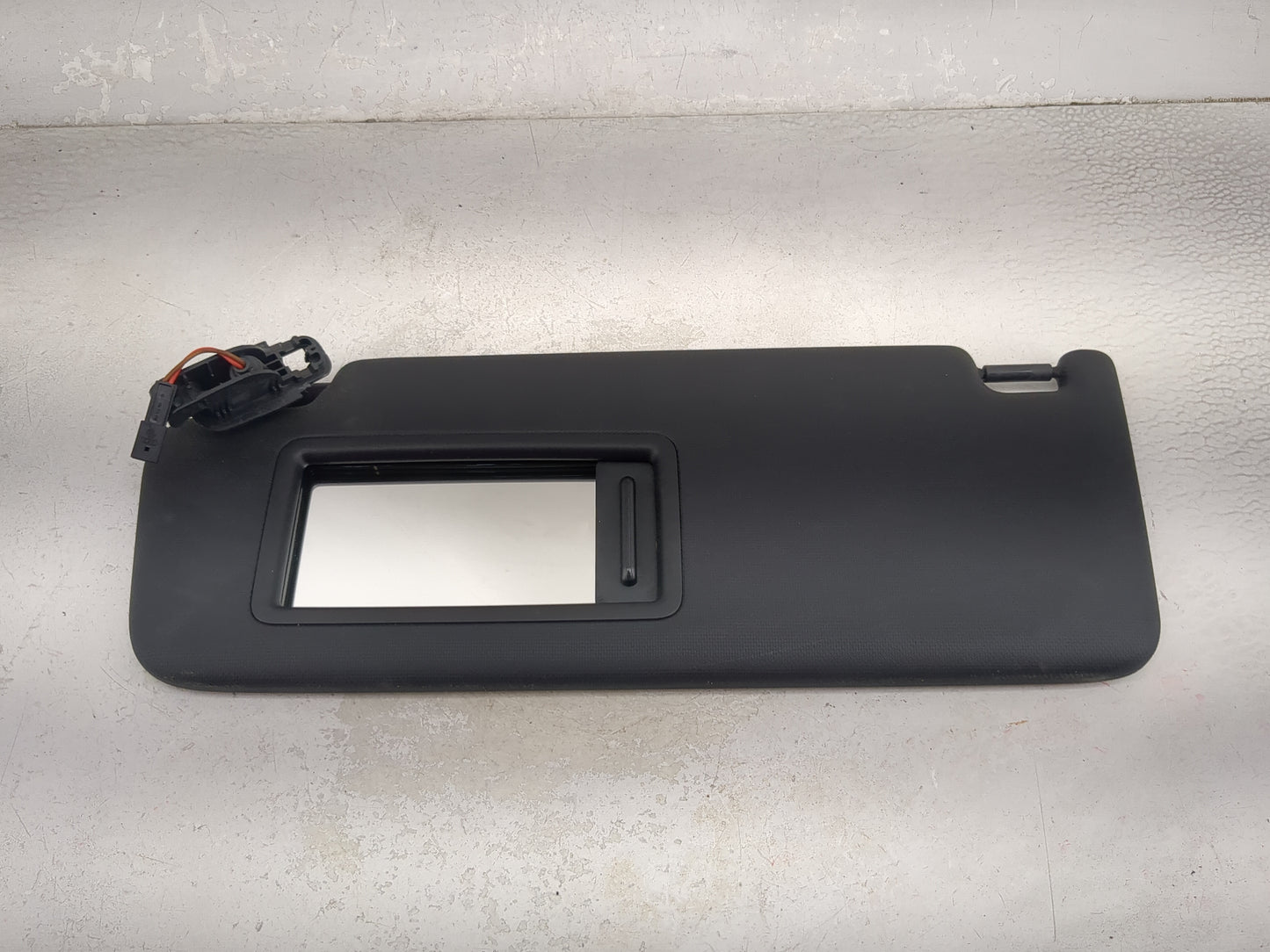 2018-2021 Audi Q5 Sun Visor Shade Replacement Driver Left Mirror Fits Fits 2018 2019 2020 2021 OEM Used Auto Parts - Oemused