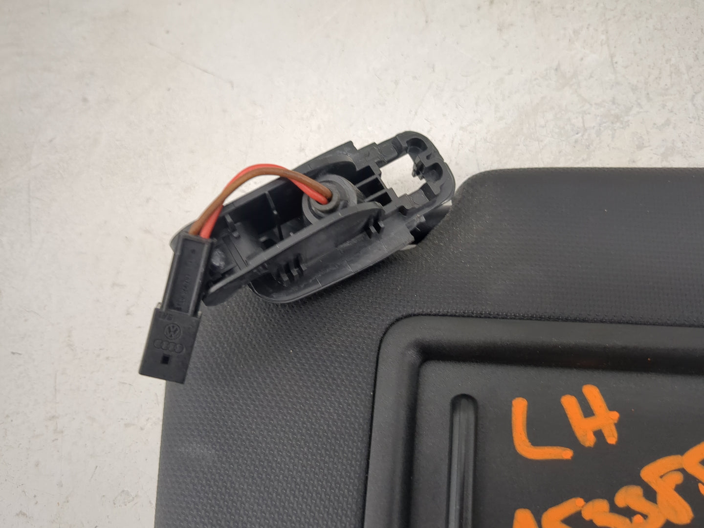 2018-2021 Audi Q5 Sun Visor Shade Replacement Driver Left Mirror Fits Fits 2018 2019 2020 2021 OEM Used Auto Parts - Oemused