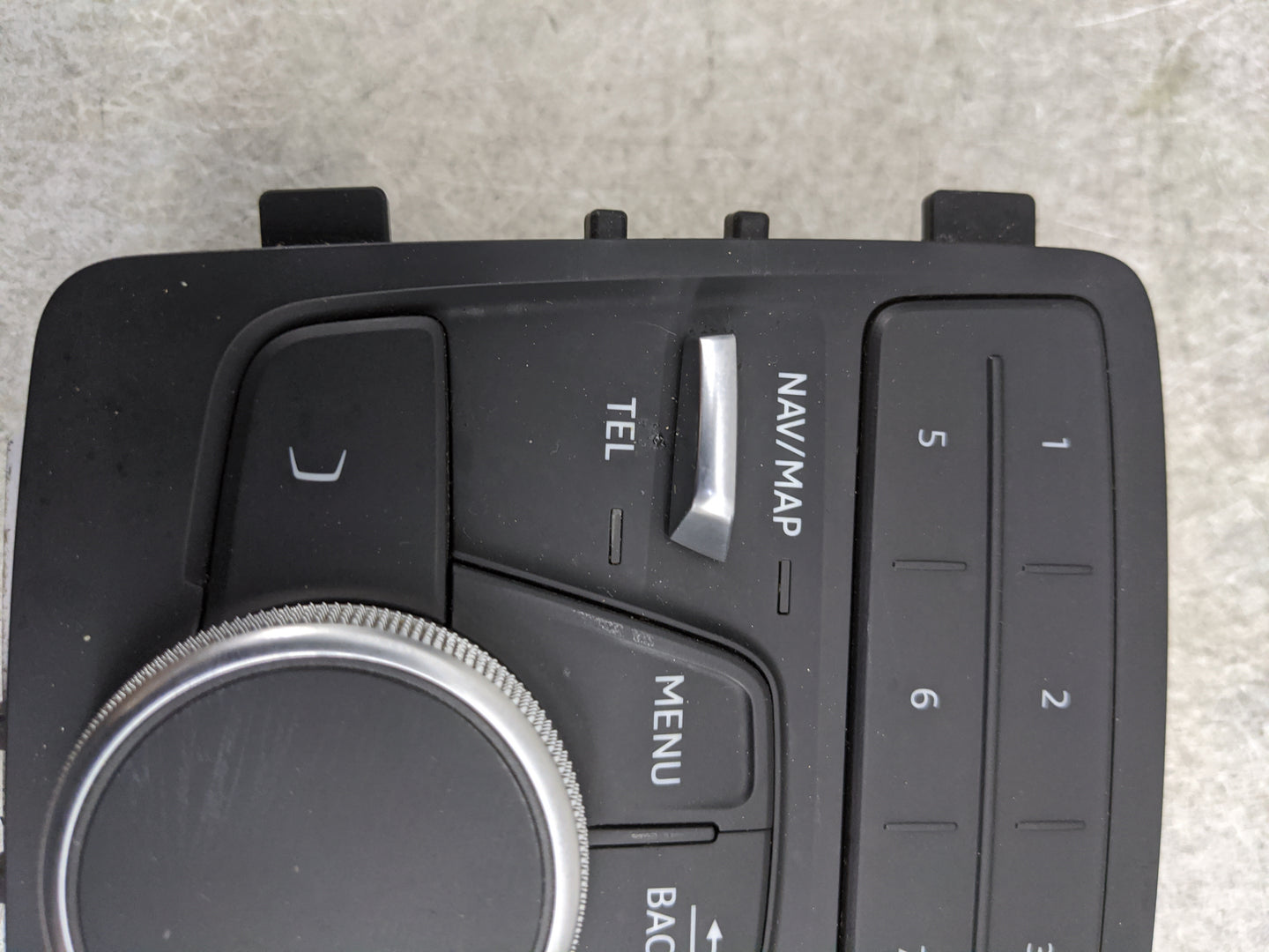 2018 Audi Q5 Radio Control Panel Black - Oemusedautoparts1.com