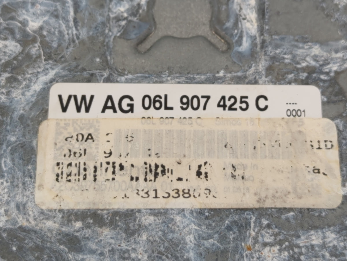2018-2020 Audi Q5 PCM Engine Control Computer ECU ECM PCU OEM P/N:06L 907 425 C Fits 2018 2019 2020 OEM Used Auto Parts - Oe