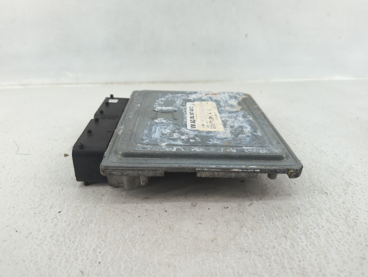 2018-2020 Audi Q5 PCM Engine Control Computer ECU ECM PCU OEM P/N:06L 907 425 C Fits 2018 2019 2020 OEM Used Auto Parts - Oe
