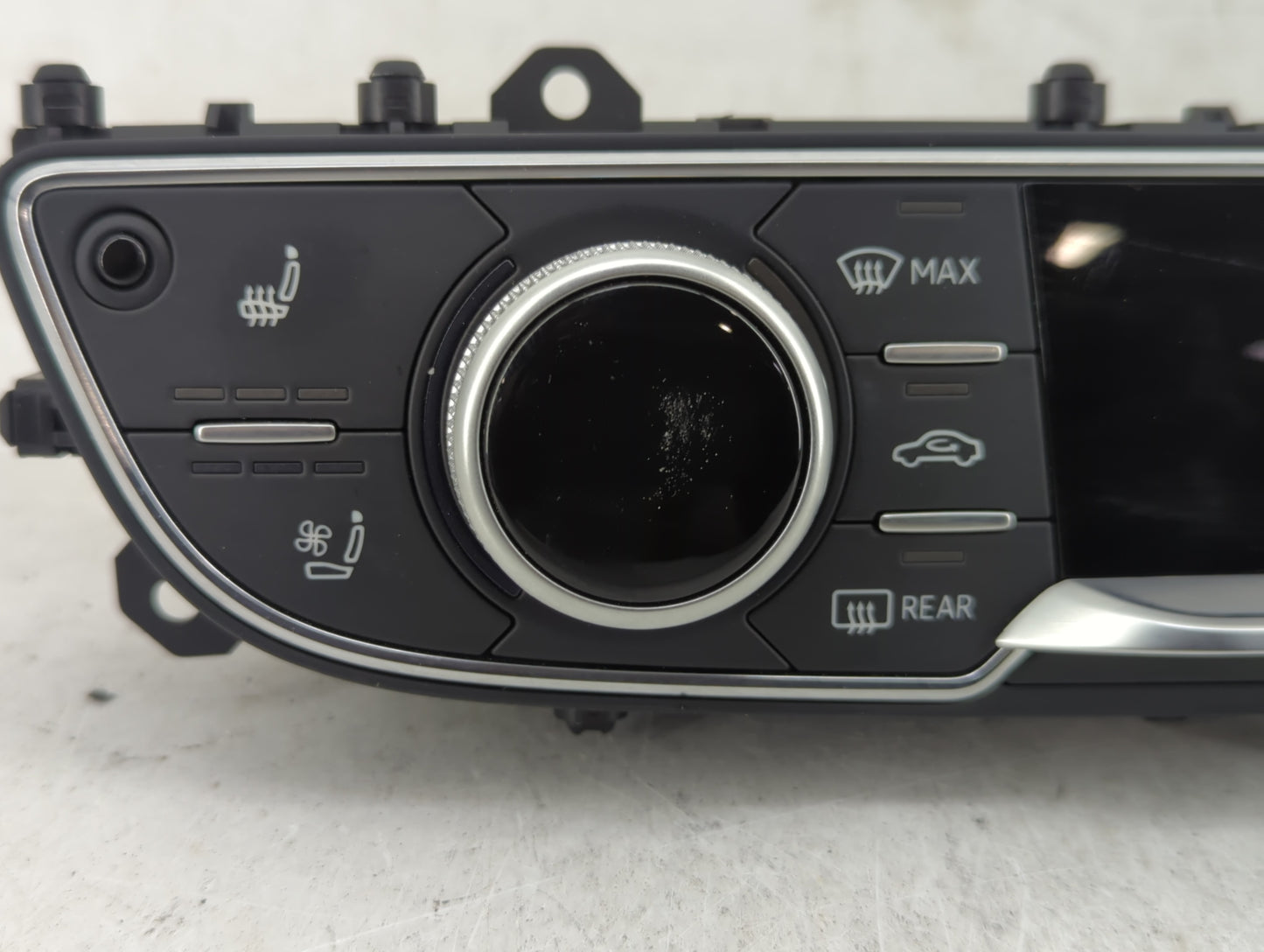 2017-2019 Audi Q7 Radio AM FM Cd Player Receiver Replacement P/N:4M0820043AB Fits Fits 2017 2018 2019 OEM Used Auto Parts - 