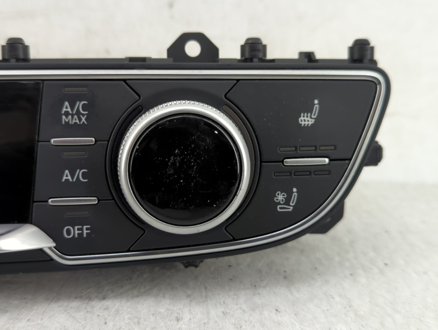 2017-2019 Audi Q7 Radio AM FM Cd Player Receiver Replacement P/N:4M0820043AB Fits Fits 2017 2018 2019 OEM Used Auto Parts - 