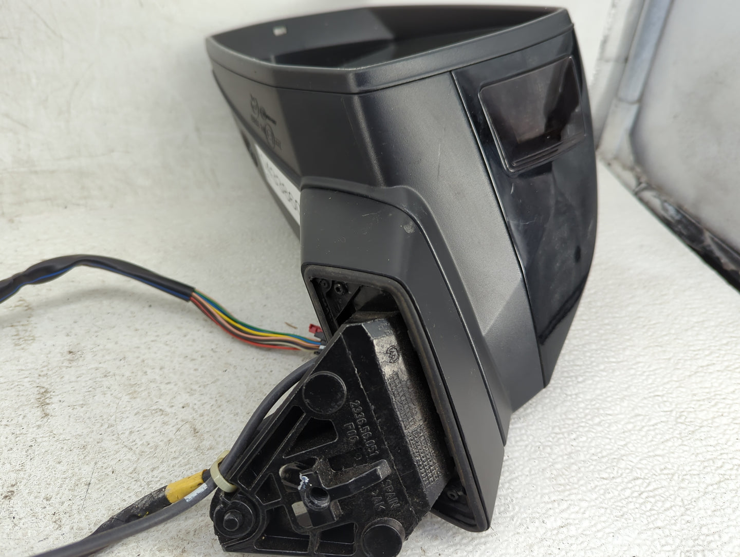 2017-2019 Audi Q7 Driver Side View Mirror - Left Door Mirror OEM Used - Oemusedautoparts1.com