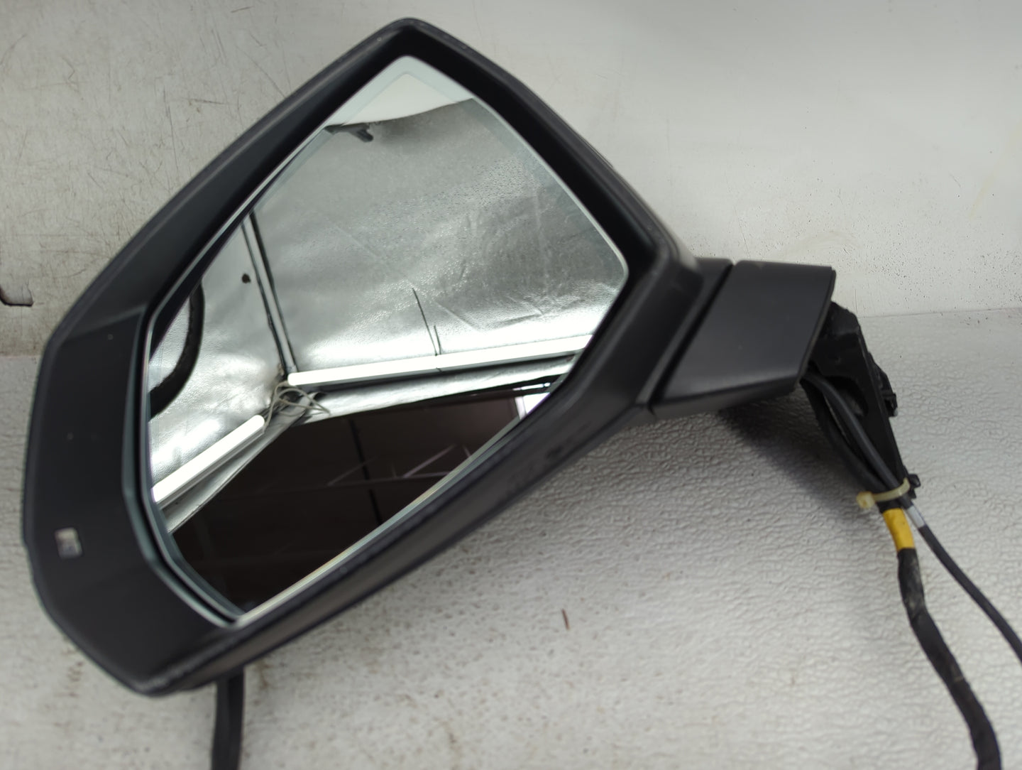 2017-2019 Audi Q7 Driver Side View Mirror - Left Door Mirror OEM Used - Oemusedautoparts1.com