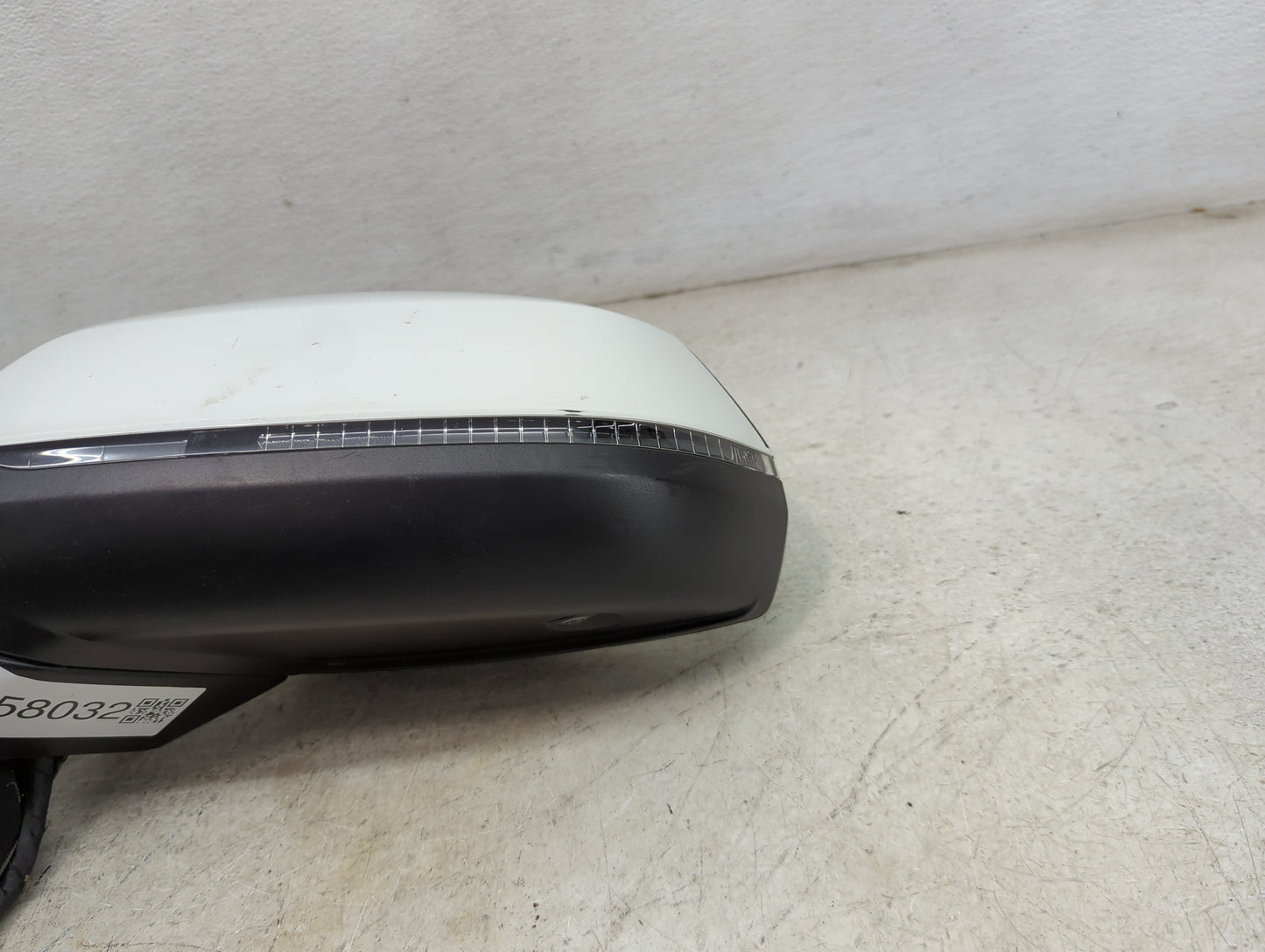 2017-2019 Audi Q7 Driver Side View Mirror - Left Door Mirror OEM Used - Oemusedautoparts1.com