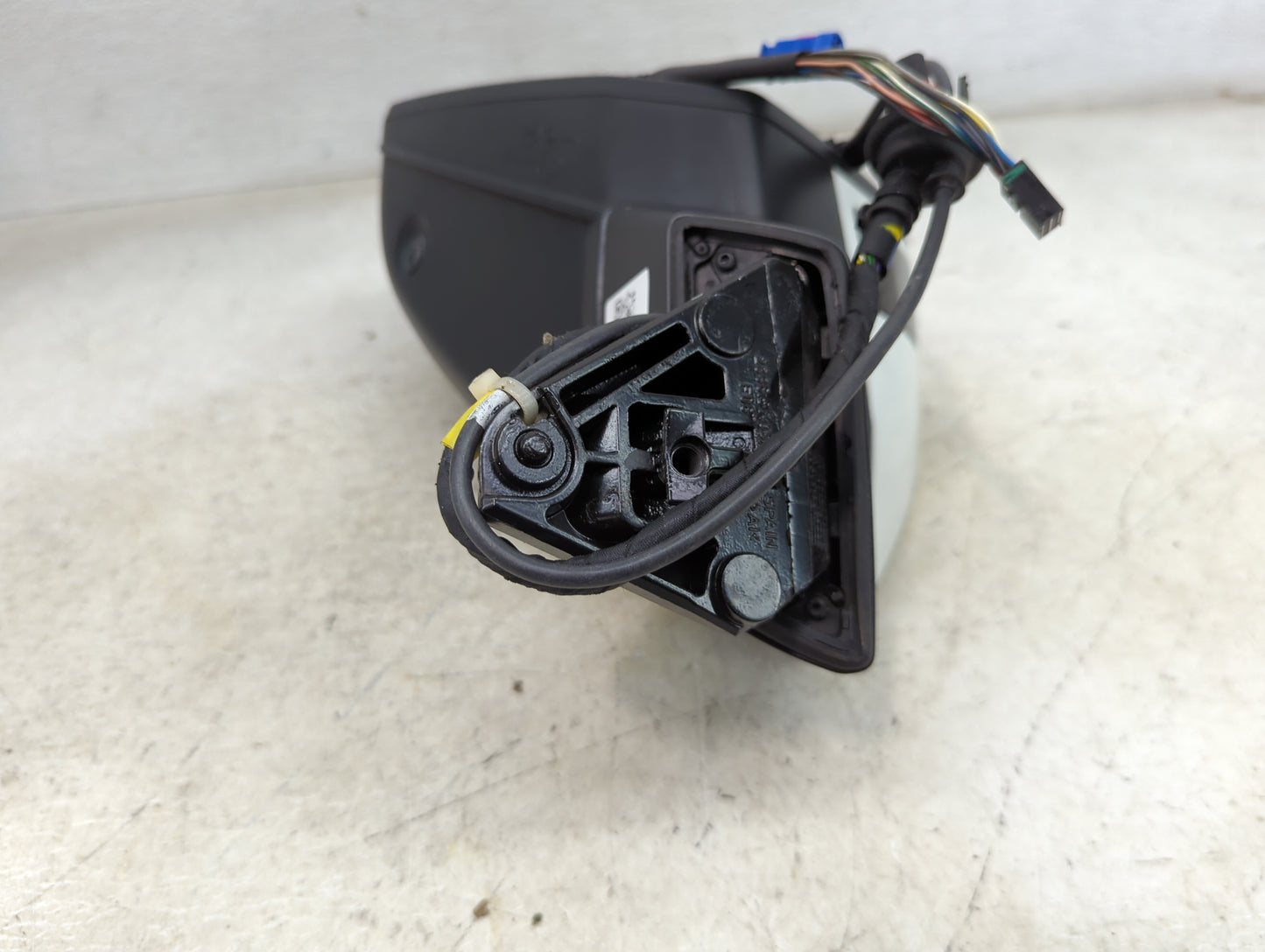 2017-2019 Audi Q7 Driver Side View Mirror - Left Door Mirror OEM Used - Oemusedautoparts1.com