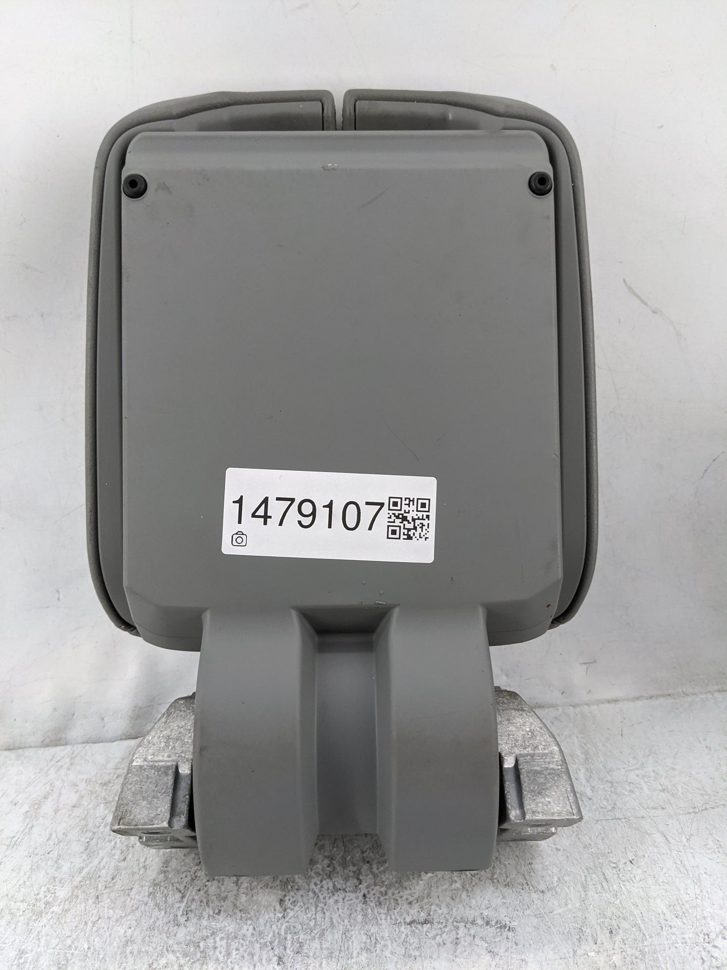 2018 Audi Q7 Center Console Armrest Cover Lid P/N:7281700A 4M0864207AF, 1317008-B Fits OEM Used Auto Parts - Oemusedautopart