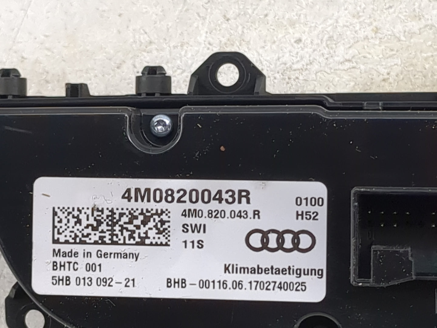 2017-2019 Audi Q7 Climate Control Module Temperature AC/Heater Replacement P/N:4M0820043R 4M0.820.043.R Fits Fits 2017 2018 