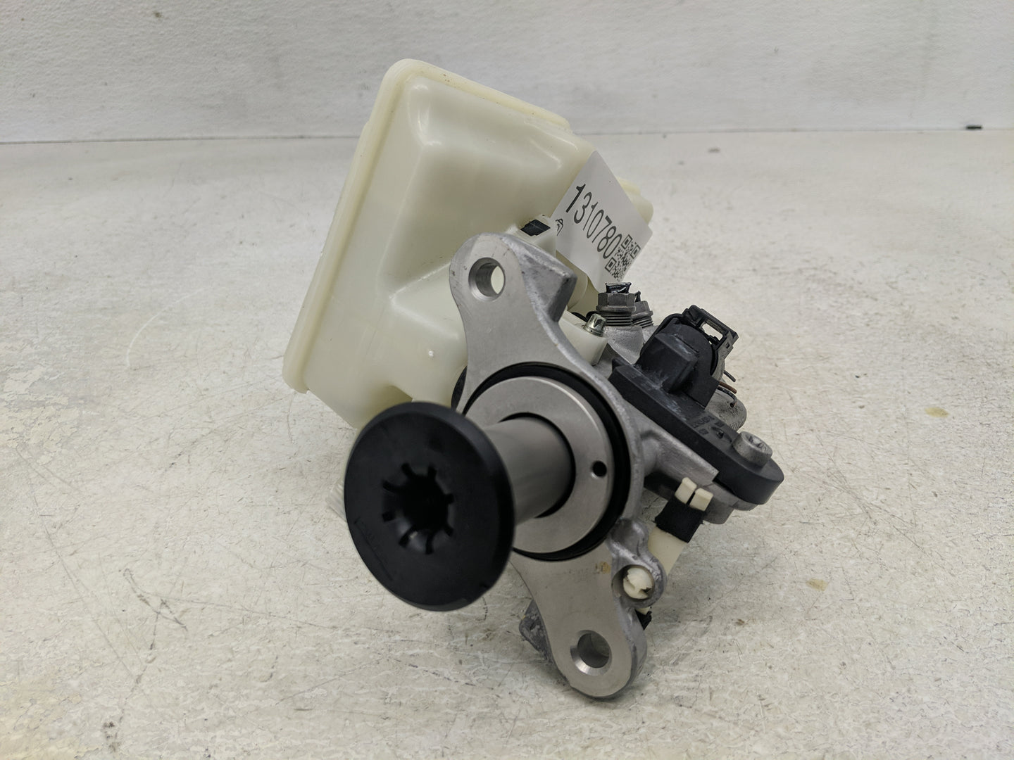 2017-2018 Audi Rs3 Brake Master Cylinder - Oemusedautoparts1.com