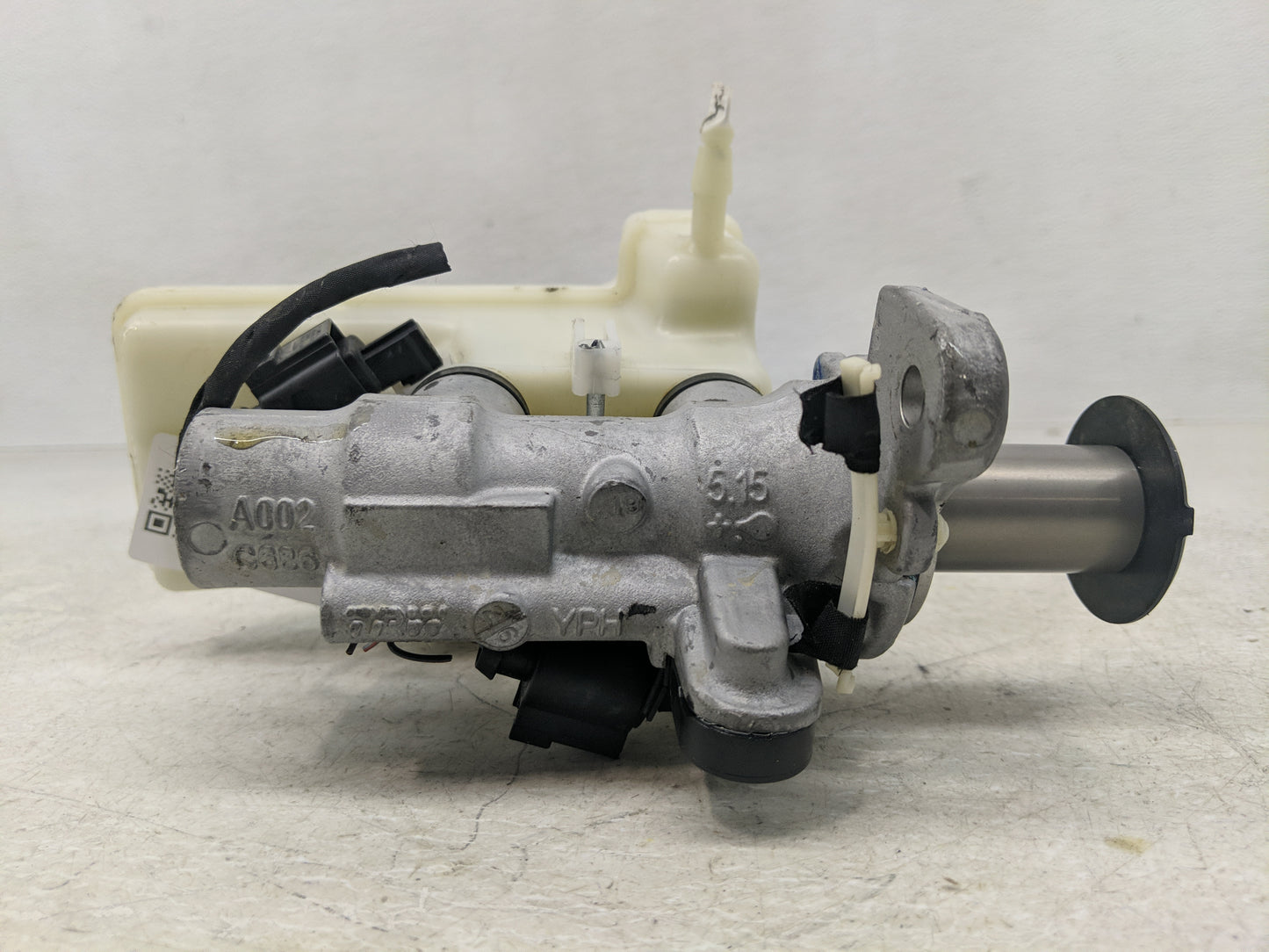 2017-2018 Audi Rs3 Brake Master Cylinder - Oemusedautoparts1.com