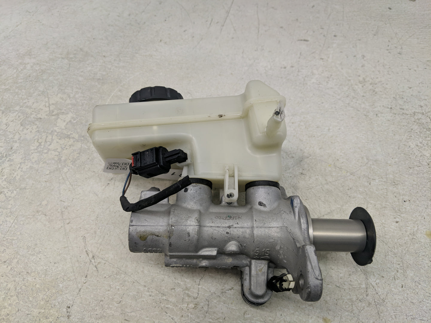 2017-2018 Audi Rs3 Brake Master Cylinder - Oemusedautoparts1.com