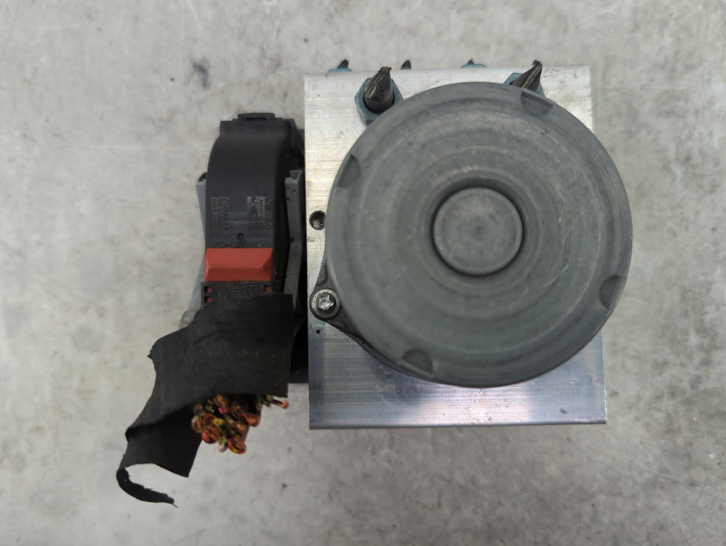 2018 Audi S5 ABS Pump Control Module Replacement P/N:8W0907379G 8W0907379J, 0265956241, 8W0614517K, 0265256306 Fits OEM Used