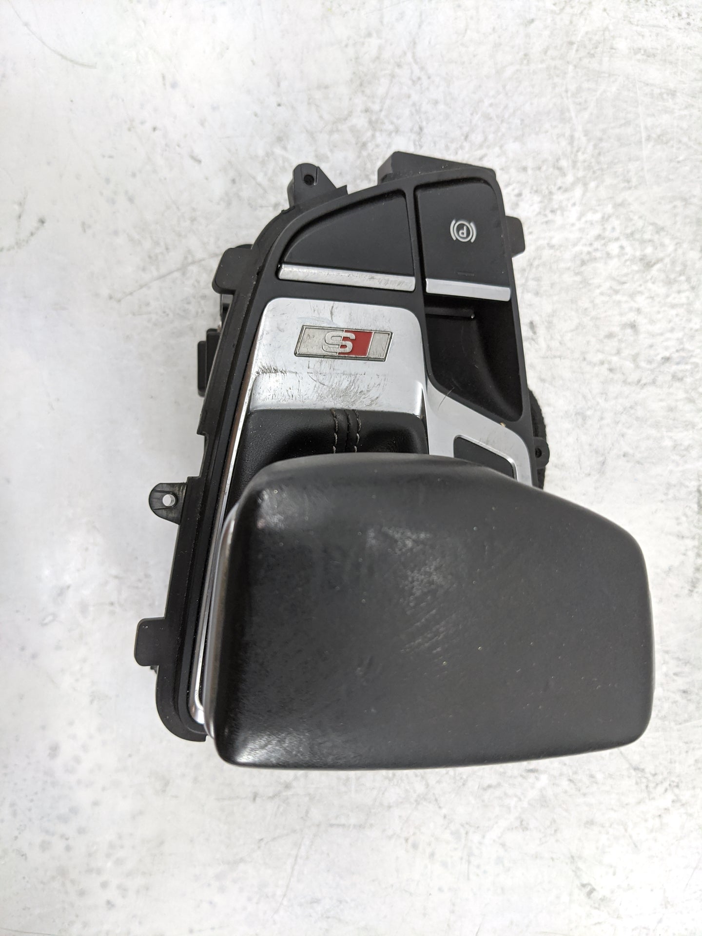 2018 Audi S5 Floor Console Assembly Shifter - Oemusedautoparts1.com