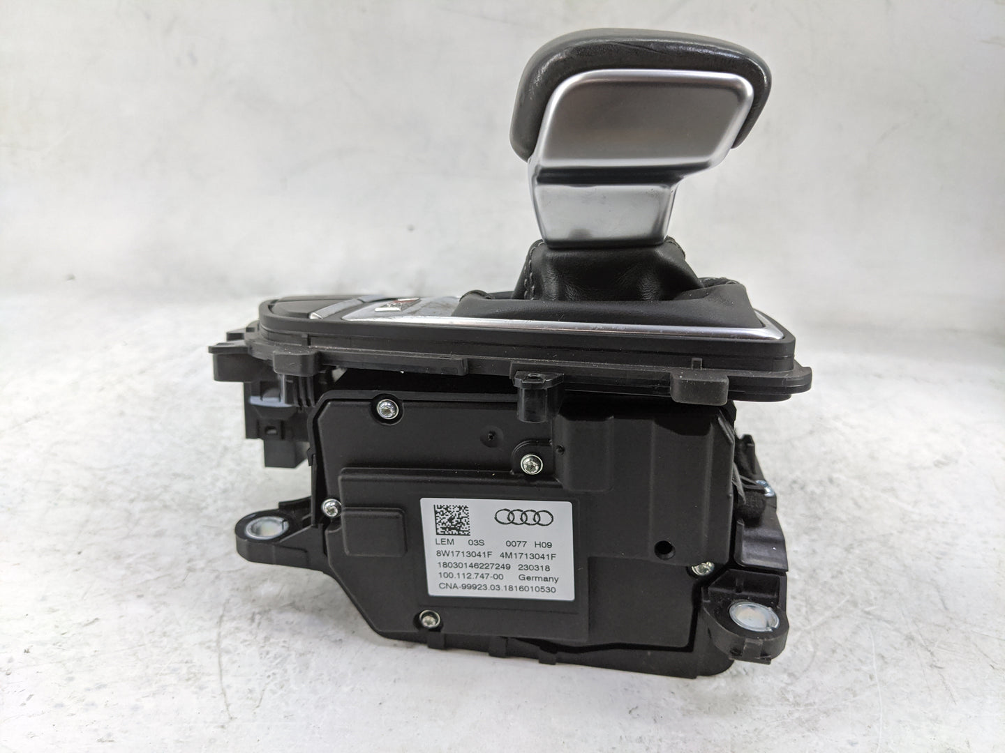 2018 Audi S5 Floor Console Assembly Shifter - Oemusedautoparts1.com