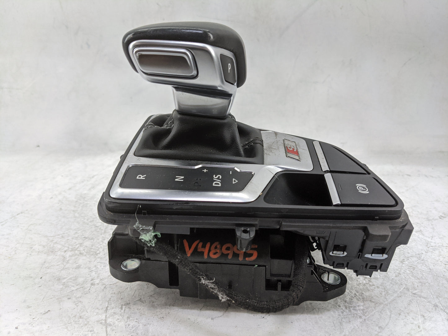 2018 Audi S5 Floor Console Assembly Shifter - Oemusedautoparts1.com