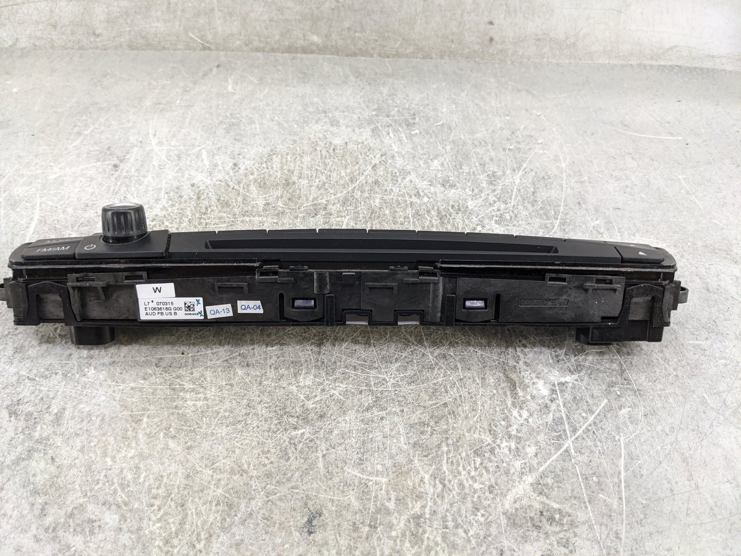 2018 Bmw 228i Radio AM FM Cd Player Receiver Replacement P/N:E1063616G E1063616G G00 Fits OEM Used Auto Parts - Oemusedautop