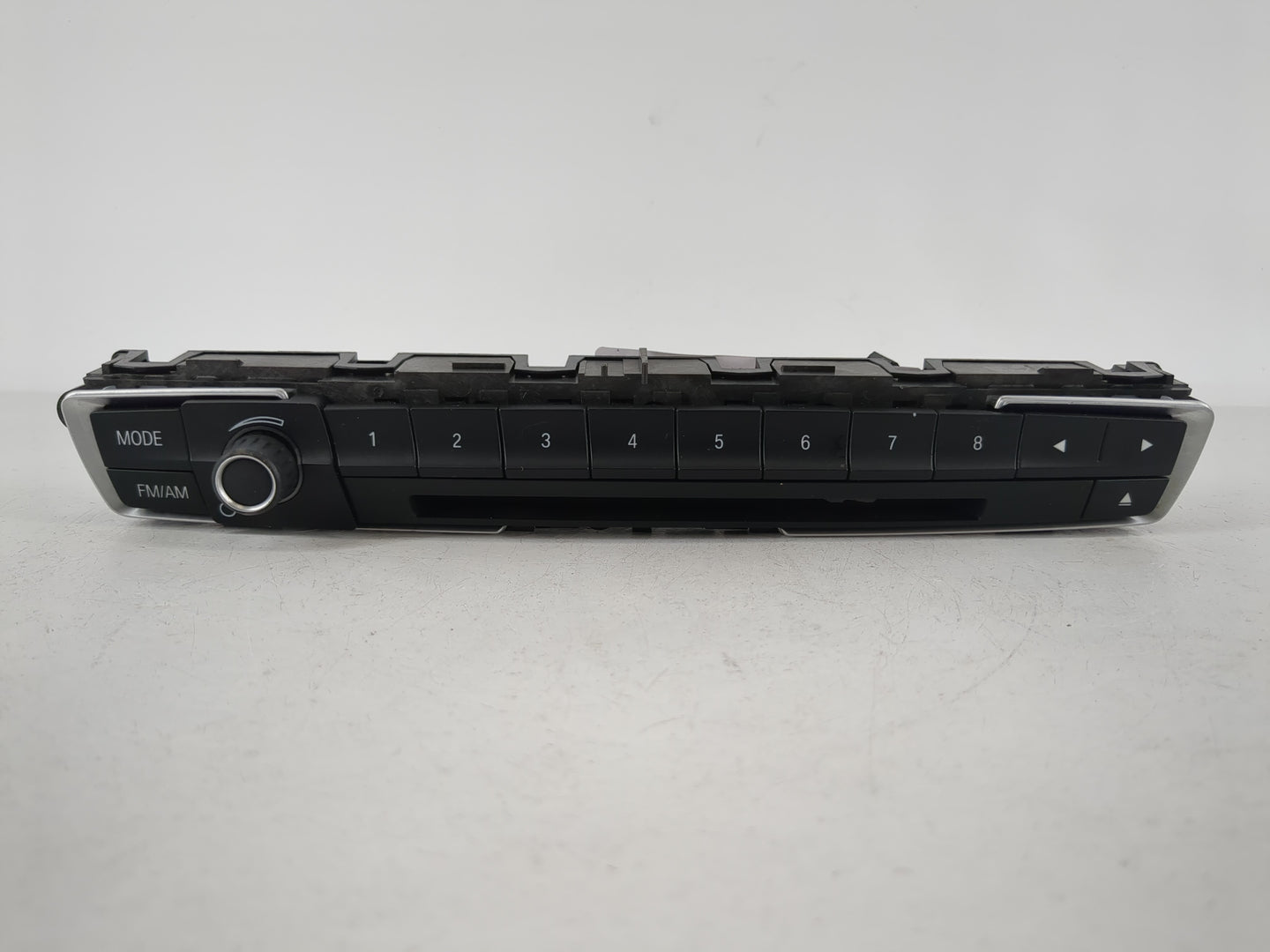 2017-2018 Bmw 320i Radio AM FM Cd Player Receiver Replacement P/N:6131 6832881-02 Fits Fits 2017 2018 2019 2020 2021 OEM Use