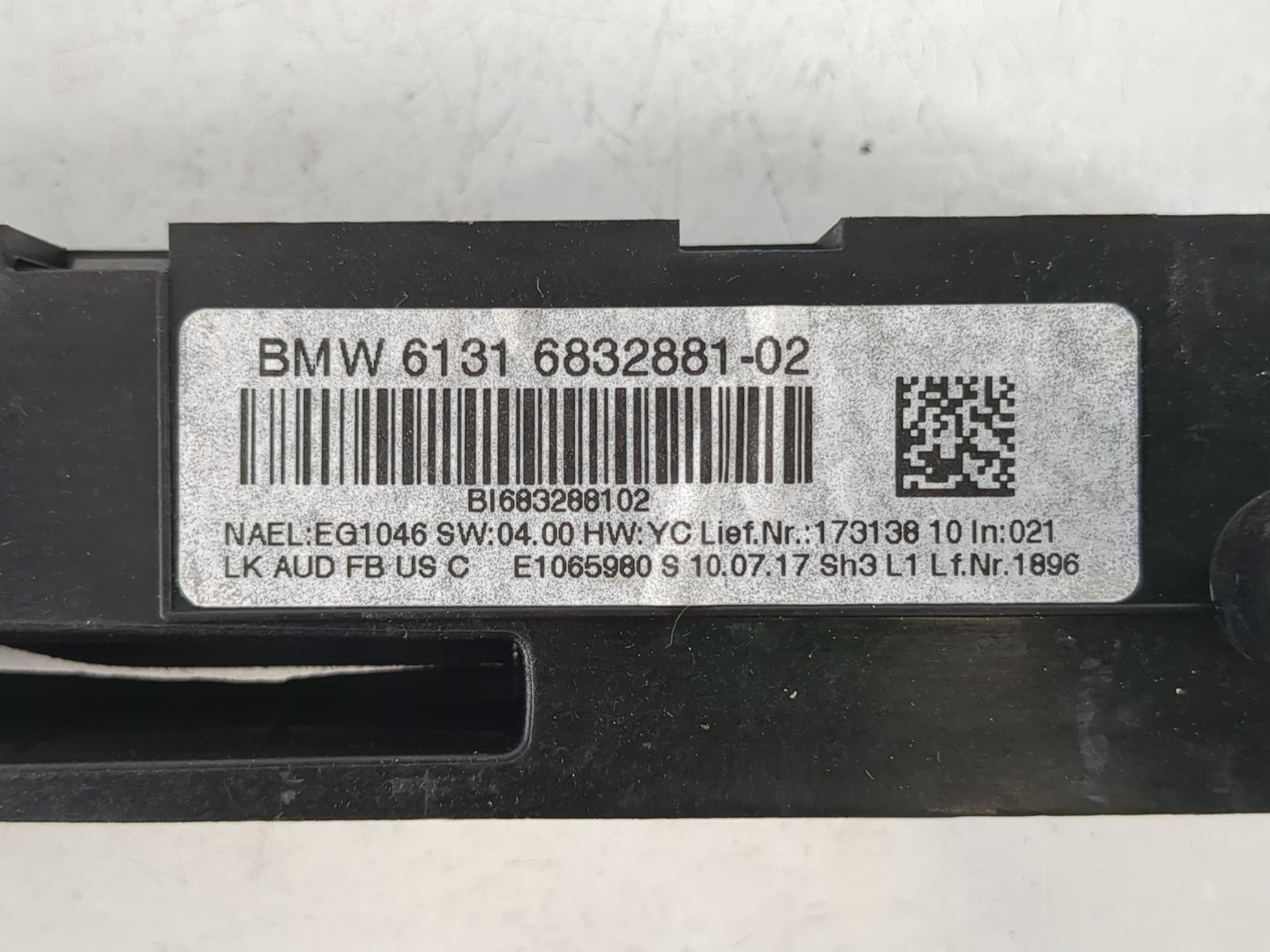 2017-2018 Bmw 320i Radio AM FM Cd Player Receiver Replacement P/N:6131 6832881-02 Fits Fits 2017 2018 2019 2020 2021 OEM Use