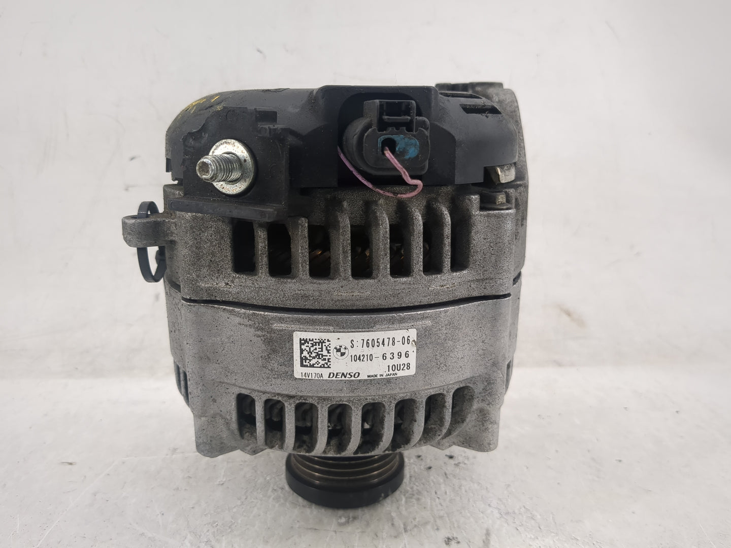 2012-2018 Bmw 320i Alternator Replacement Generator Charging Assembly Engine OEM P/N:7605478-06 Fits OEM Used Auto Parts - O