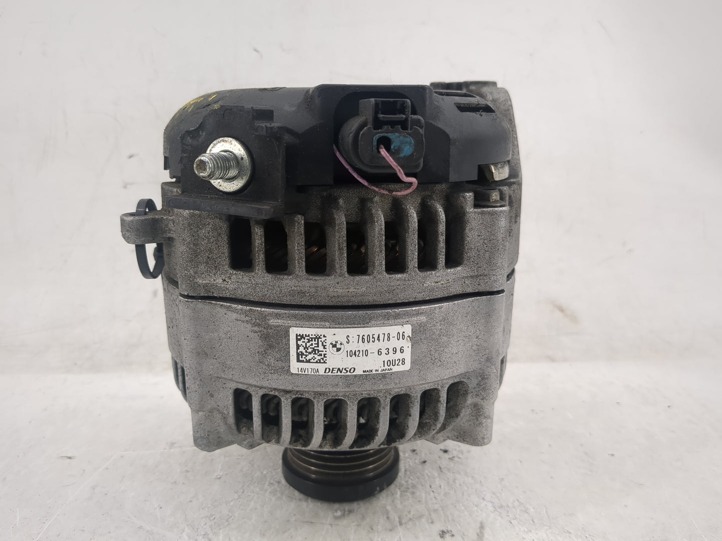 2012-2018 Bmw 320i Alternator Replacement Generator Charging Assembly Engine OEM P/N:7605478-06 Fits OEM Used Auto Parts - O