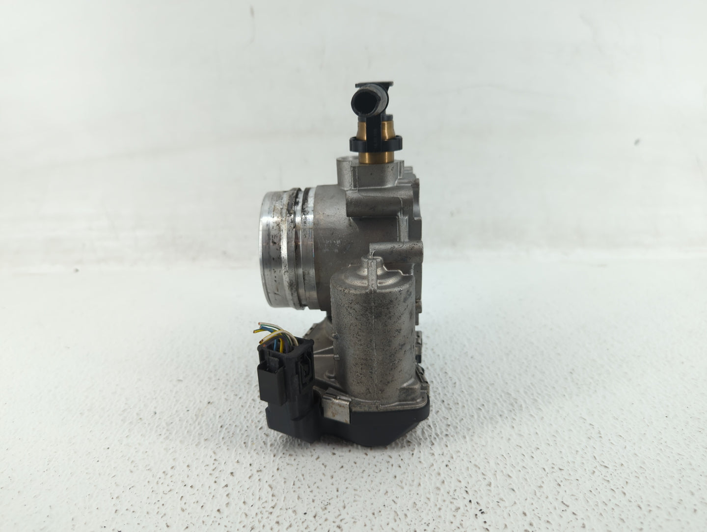 2012-2018 Bmw 320i Throttle Body P/N:1354 7588625-04 1354 7588625-03 Fits Fits 2012 2013 2014 2015 2016 2017 2018 OEM Used A