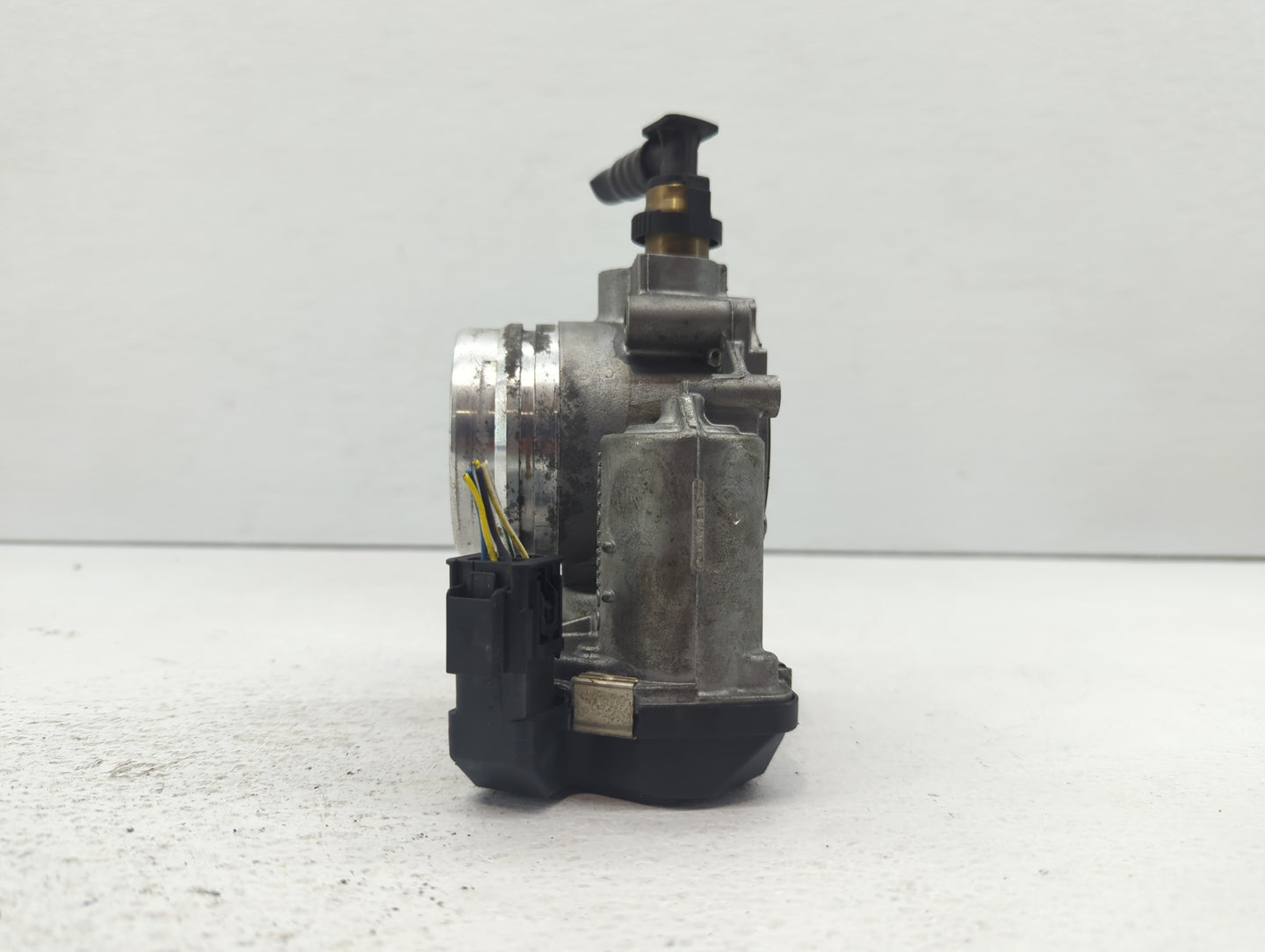 2012-2018 Bmw 320i Throttle Body P/N:1354 7588625-04 1354 7588625-03 Fits Fits 2012 2013 2014 2015 2016 2017 2018 OEM Used A